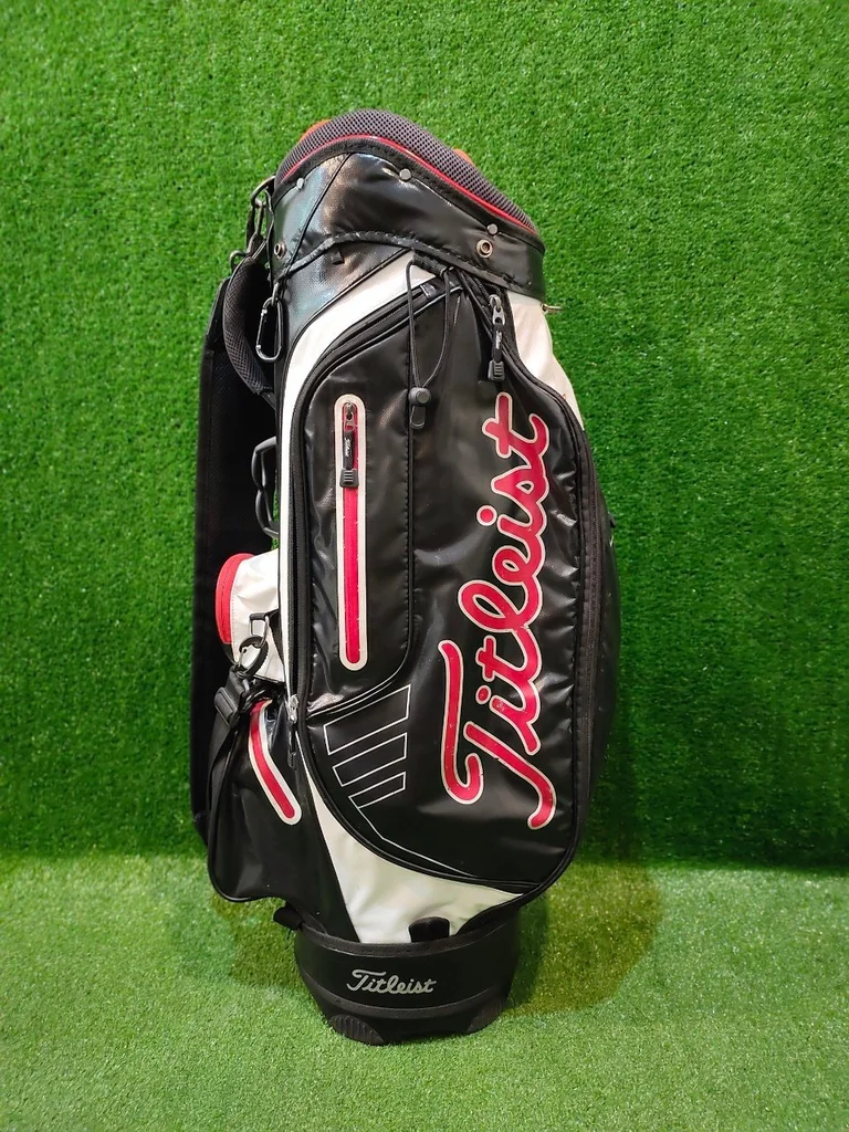 ถุงกอล์ฟ Titleist ของแท้ มือสอง สภาพดี ถุงกอล์ฟ Titleist ของแท้ มือสอง สภาพดี