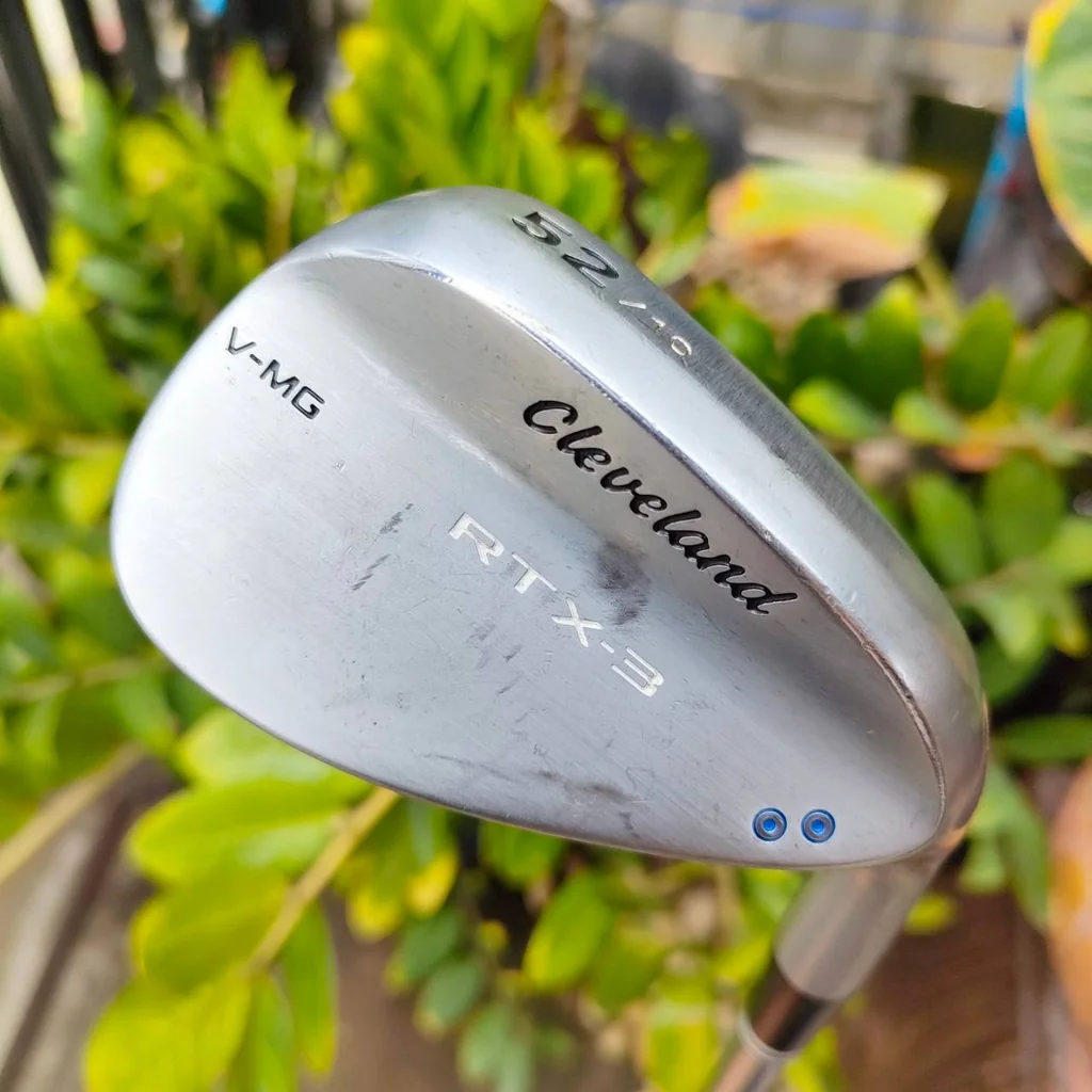 WEDGE CLEVELAND RTX-3 V-MG องศา 52 BOUNCE 10 ก้าน DYNAMIC GOLD S200 หน้าตะไบ คมโหดจัด หน้าเวดจ์ Rotex Face ร่อง Tour Zip groove ดีไซน์รูปตัว U ไม้กอล์ฟมือสอง ของแท้ BY NakaraLuxurious WEDGE CLEVELAND RTX-3 V-MG องศา 52 BOUNCE 10 ก้าน DYNAMIC GOLD S200 หน้าตะไบ คมโหดจัด หน้าเวดจ์ Rotex Face ร่อง Tour Zip groove ดีไซน์รูปตัว U ไม้กอล์ฟมือสอง ของแท้ BY NakaraLuxurious