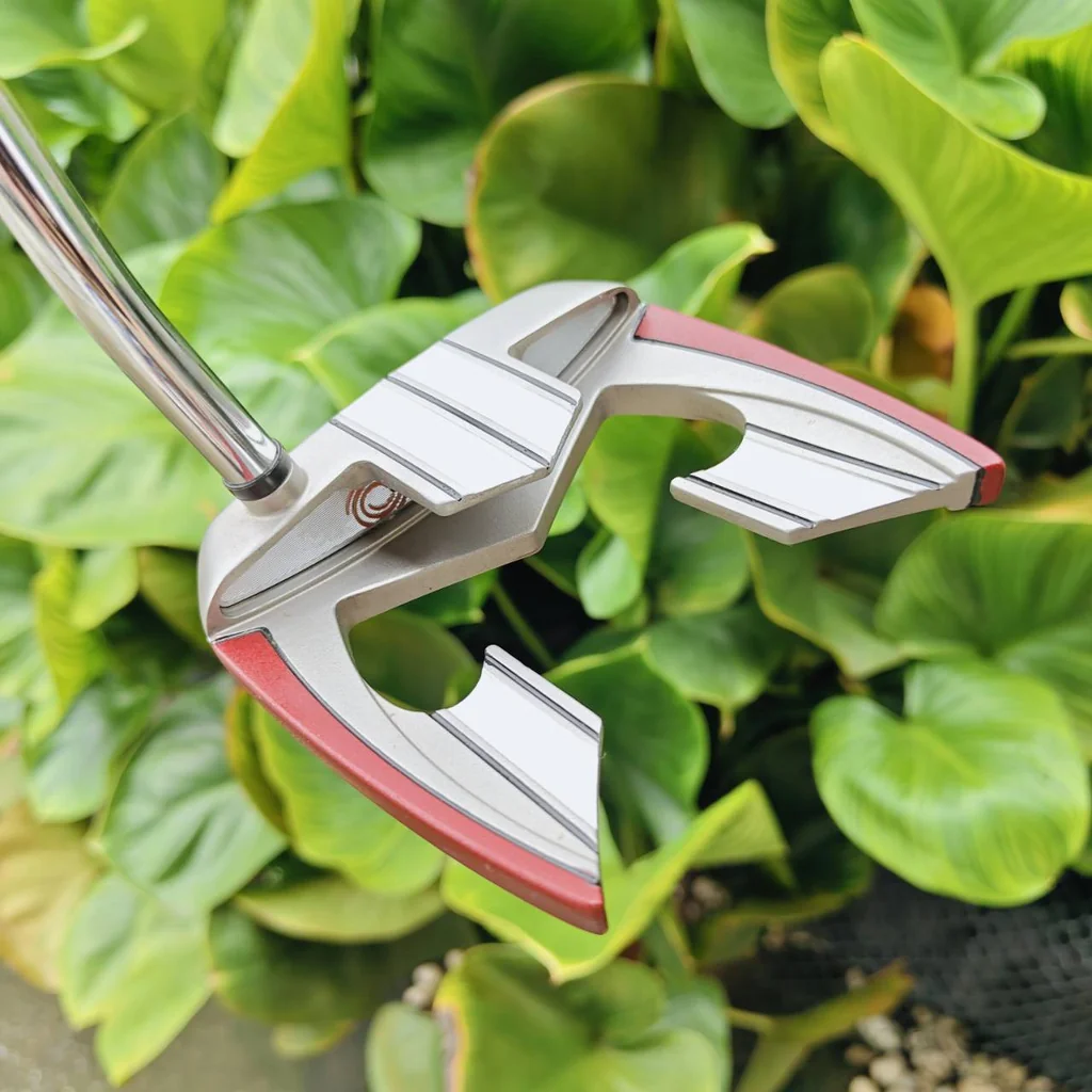 Putter Odyssey White Hot XG Teron พัตเตอร์หัว Mallet ดีไซน์ “Teron” ที่ขึ้นชื่อเรื่องการเล็งง่าย Putter Odyssey White Hot XG Teron พัตเตอร์หัว Mallet ดีไซน์ “Teron” ที่ขึ้นชื่อเรื่องการเล็งง่าย
