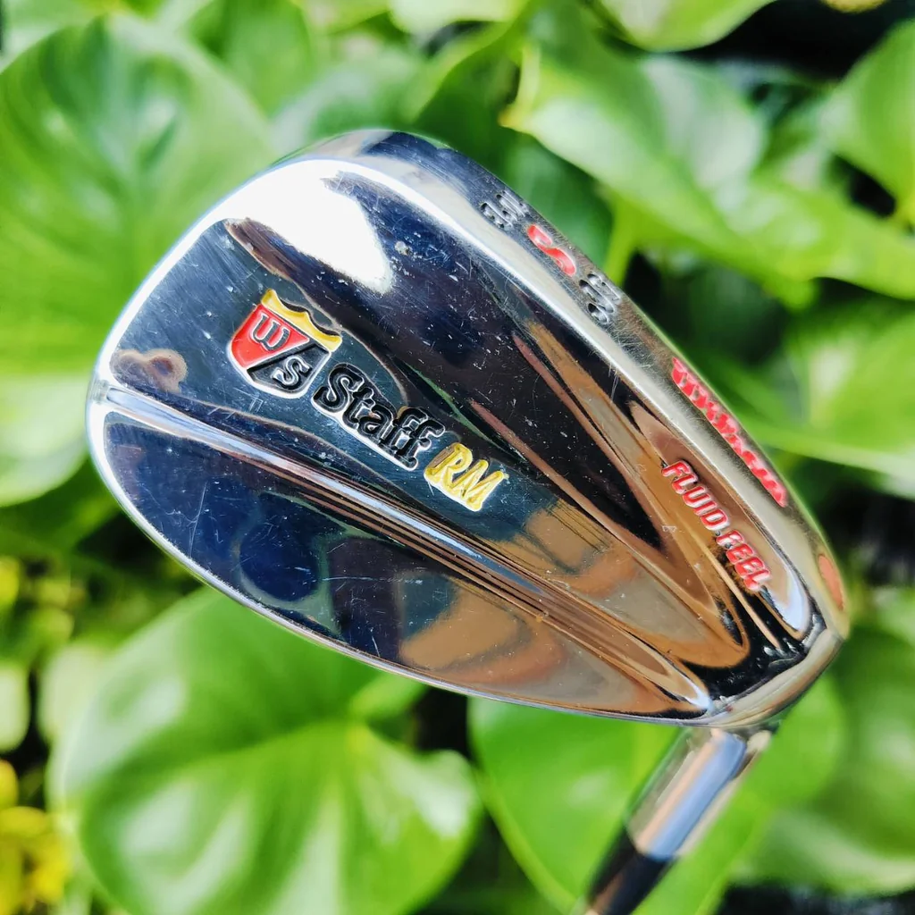 WEDGE WILSON STAFF RM องศา 56 BOUNCE 10 สปินดีมาก FULID FEEL สุดยอดฟีลลิ่ง เข้าบอลแน่น ตระกูล STAFF วัสดุพรีเมี่ยมไม่แพ้ใคร ไม้กอล์ฟพรีเมี่ยมมือสอง ของแท้ By NakaraLuxurious WEDGE WILSON STAFF RM องศา 56 BOUNCE 10 สปินดีมาก FULID FEEL สุดยอดฟีลลิ่ง เข้าบอลแน่น ตระกูล STAFF วัสดุพรีเมี่ยมไม่แพ้ใคร ไม้กอล์ฟพรีเมี่ยมมือสอง ของแท้ By NakaraLuxurious