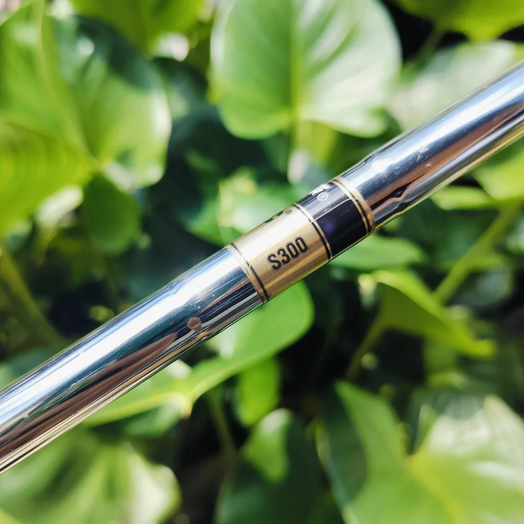 เหล็ก 4 KING COBRA FORGED SS ก้าน DYNAMIC GOLD S300 เนื้อเหล็ก FORGED นุ่มจัด พรีเมี่ยม ไม้กอล์ฟพรีเมี่ยมมือสอง ของแท้ By NakaraLuxurious