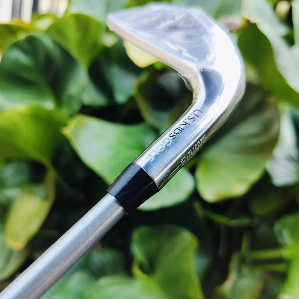 ชุดไม้กอล์ฟสำหรับเด็ก ของใหม่!!! U.S. KIDS GOLF 57″ WT-15s model (15% lighter club heads) เบาลง 15% ความสูง : 57-60 นิ้ว หรือ 144-152 เซนติเมตร ชุดไม้กอล์ฟสำหรับเด็ก ของใหม่!!! U.S. KIDS GOLF 57″ WT-15s model (15% lighter club heads) เบาลง 15% ความสูง : 57-60 นิ้ว หรือ 144-152 เซนติเมตร