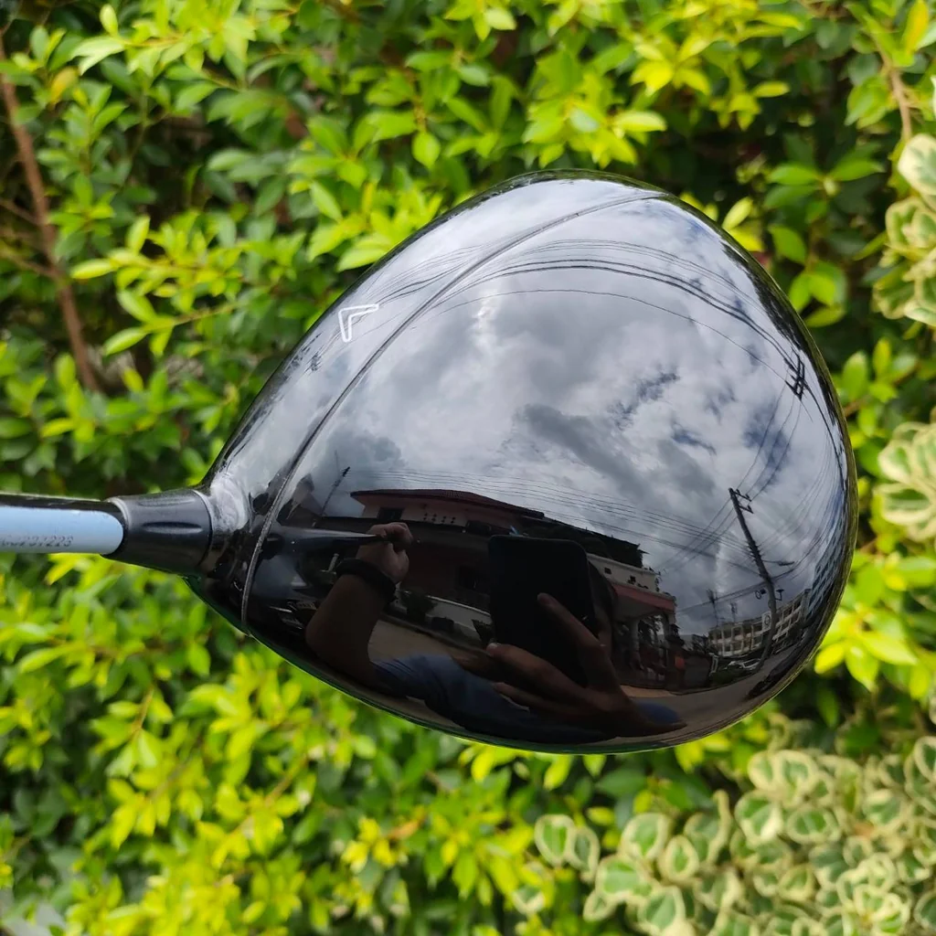 DRIVER CALLAWAY RAZR HAWK องศา 10.5 ก้าน CALLAWAY RAZR HAWK FLEX R ดุดันไม่เกรงใจใคร เท่มากๆ เหมือนแบทแมน ก้านเจาแค่ 50 กรัม 10.5 R คือตีสบายๆๆๆ ตีเบาแค่ไหน ระยะก็มาเต็มๆ สวีตสปอตกว้าง ตีไกลสุดขีดครับ!!! จัดให้ราคาดีมาก