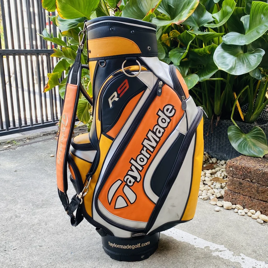 GOLF BAG TAYLORMADE R9 ⛳️🔥 ถุงกอล์ฟระดับตำนานจากตระกูล r9 ที่สะท้อนความสปอร์ตและความเป็นมืออาชีพ GOLF BAG TAYLORMADE R9 ⛳️🔥 ถุงกอล์ฟระดับตำนานจากตระกูล r9 ที่สะท้อนความสปอร์ตและความเป็นมืออาชีพ
