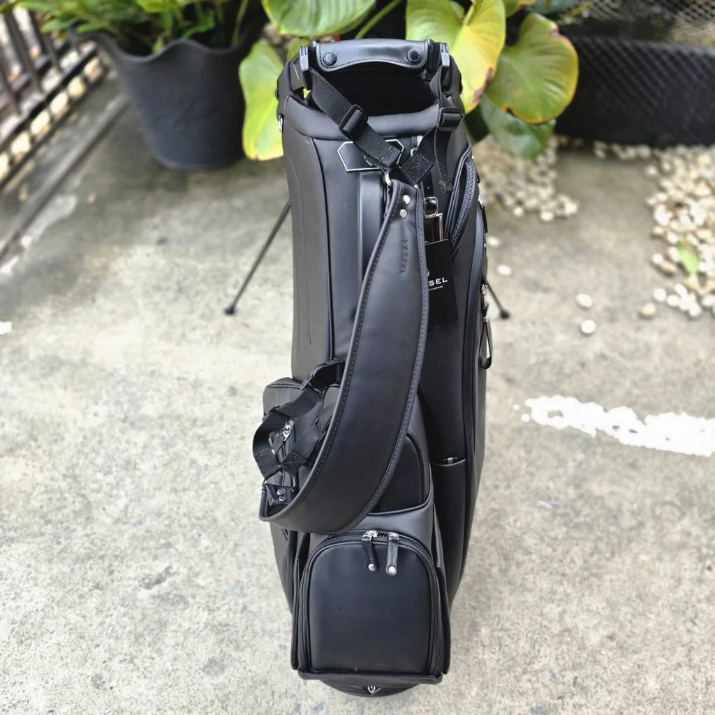 ถุงกอล์ฟ VESSEL Player V 8.5 2025 ของใหม่ สวยจัด!!! รุ่นใหม่ล่าสุด!!! ** มีตำหนิที่ COVER เกิดจากการขนส่ง ** ลดราคาพิเศษที่สุด!!! ถุงกอล์ฟ VESSEL Player V 8.5 2025 ของใหม่ สวยจัด!!! รุ่นใหม่ล่าสุด!!! ** มีตำหนิที่ COVER เกิดจากการขนส่ง ** ลดราคาพิเศษที่สุด!!!