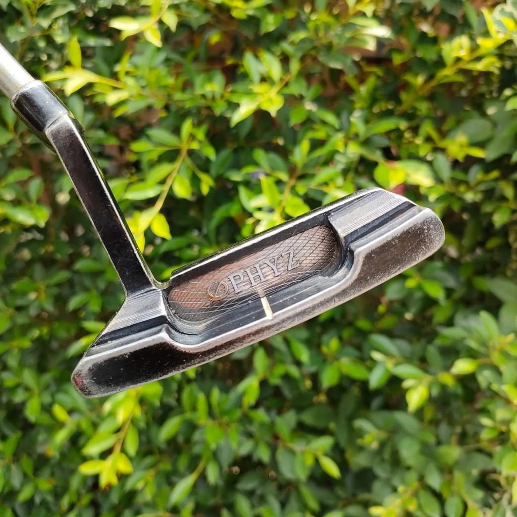 PUTTER TOURSTAGE PHYZ ความยาว 34 นิ้ว รุ่นพรีเมี่ยมญี่ปุ่น ของแบรนด์ TOURSTAGE ครับ หน้าสัมผัสดีมากๆ เกาะไลน์มากๆ ของใหม่แพงมาก แต่ตัวนี้ลอยเยอะ แต่พัตต์ได้ดีเหมือนเดิม ราคาสุดช๊อคไปเลย!!! PUTTER TOURSTAGE PHYZ ความยาว 34 นิ้ว รุ่นพรีเมี่ยมญี่ปุ่น ของแบรนด์ TOURSTAGE ครับ หน้าสัมผัสดีมากๆ เกาะไลน์มากๆ ของใหม่แพงมาก แต่ตัวนี้ลอยเยอะ แต่พัตต์ได้ดีเหมือนเดิม ราคาสุดช๊อคไปเลย!!!