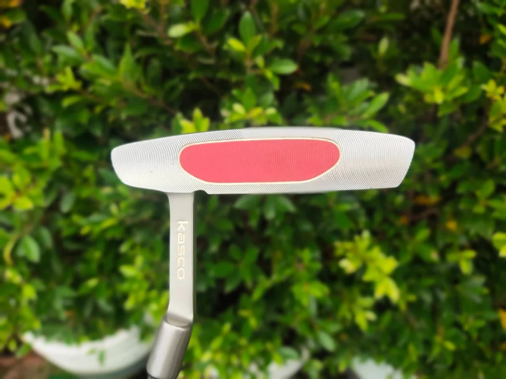 PUTTER KASCO DIMPALS ของผู้หญิง สภาพไม้สวยมาก น้ำหนักดีมากๆ และหน้า MILLED เกาะไลน์มาก ความยาว 33 นิ้ว PUTTER KASCO DIMPALS ของผู้หญิง สภาพไม้สวยมาก น้ำหนักดีมากๆ และหน้า MILLED เกาะไลน์มาก ความยาว 33 นิ้ว