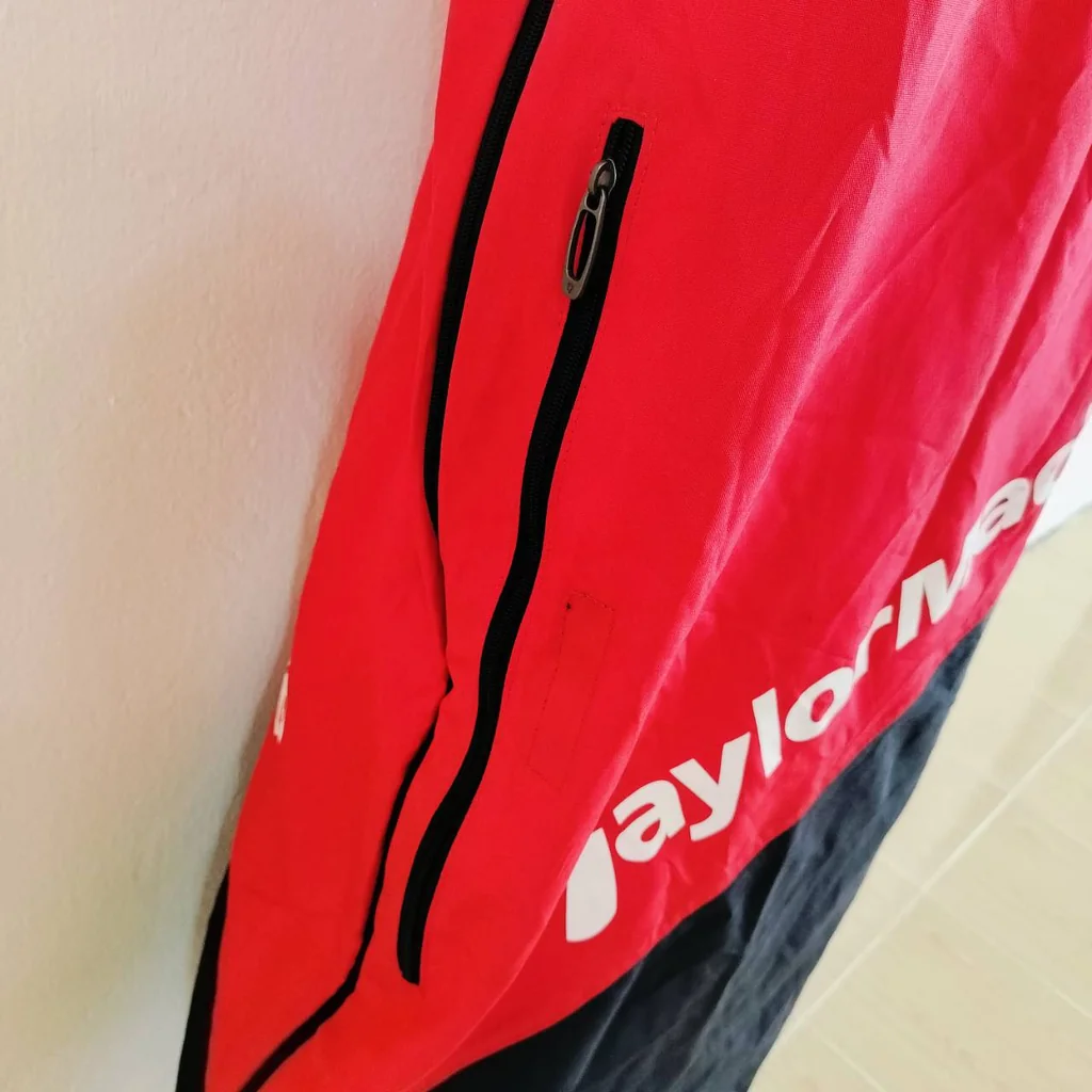 COVER คลุมถุงกอล์ฟ Taylormade มือสอง ของแท้ สภาพสวยมาก ใช้ดีมากของระดับพรีเมี่ยมค่ะ COVER คลุมถุงกอล์ฟ Taylormade มือสอง ของแท้ สภาพสวยมาก ใช้ดีมากของระดับพรีเมี่ยมค่ะ