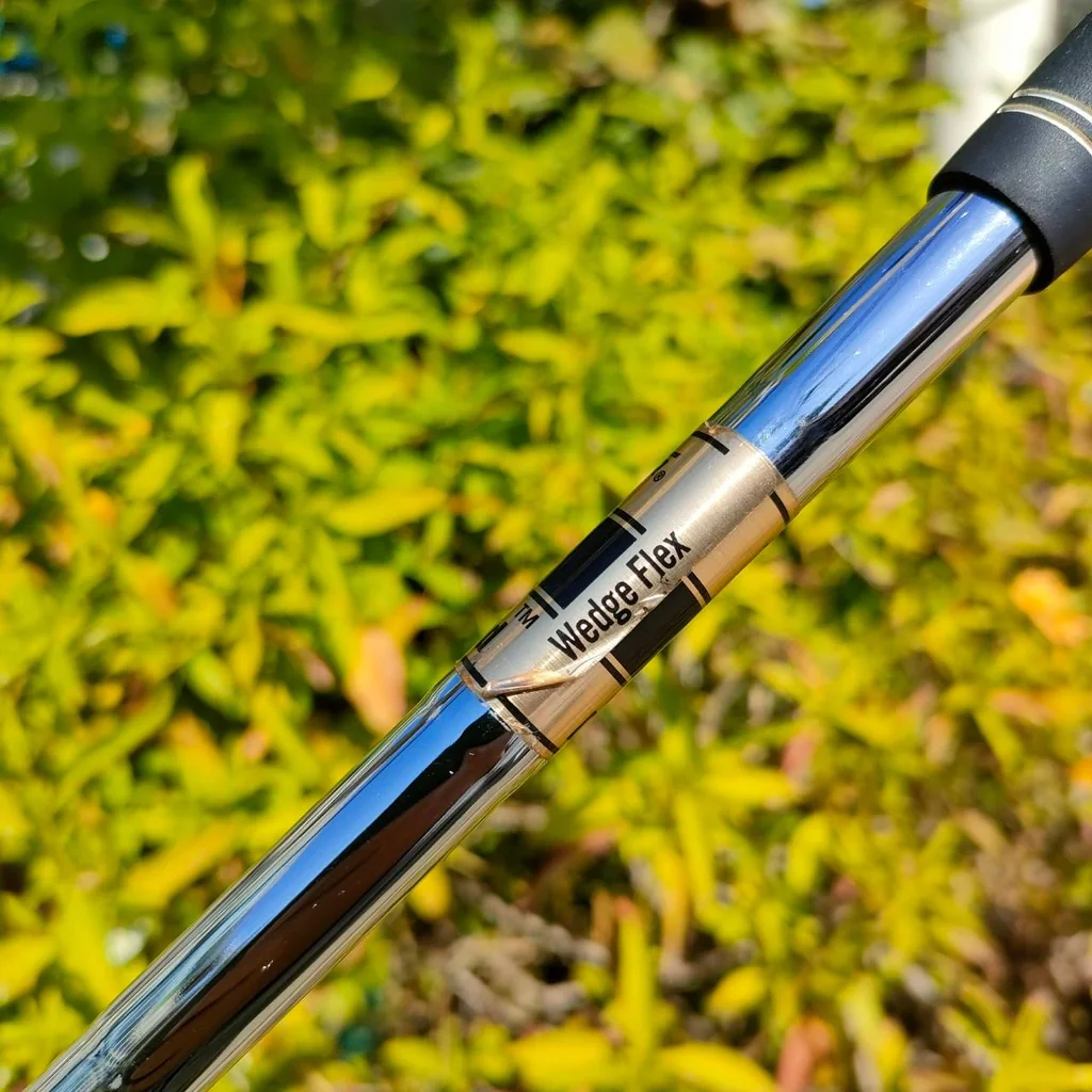 WEDGE CLEVELAND CG12 ZIP GROOVES ร่องสี่เหลี่ยม คมจัด สปินสุด ตกหยุดถอยแน่นอน องศา 56 ก้าน DYNAMIC GOLD FLEX WEDGE WEDGE CLEVELAND CG12 ZIP GROOVES ร่องสี่เหลี่ยม คมจัด สปินสุด ตกหยุดถอยแน่นอน องศา 56 ก้าน DYNAMIC GOLD FLEX WEDGE