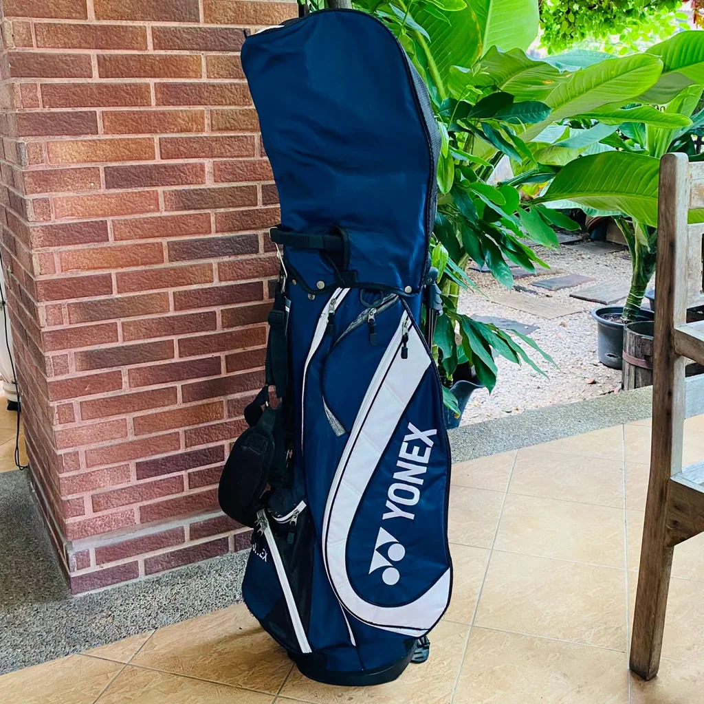Stand Bag Yonex Golf Premium Stand Bag สีน้ำเงินกรมท่าตัดขาว คล่องตัวและโดดเด่นในทุกรอบการเล่น Stand Bag Yonex Golf Premium Stand Bag สีน้ำเงินกรมท่าตัดขาว คล่องตัวและโดดเด่นในทุกรอบการเล่น