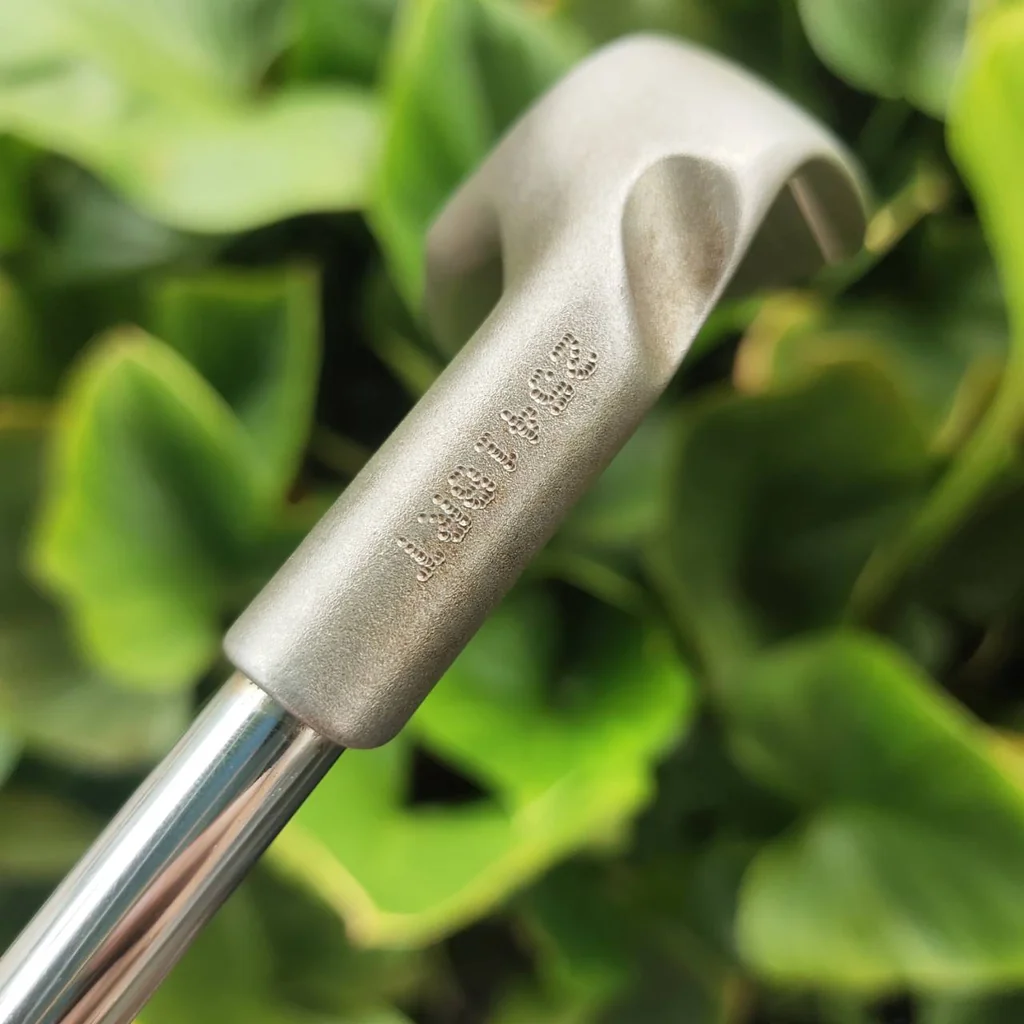 ชุดเหล็ก PING i3+ BLADE Offset น้อย: ช่วยนักกอล์ฟที่เก่งกว่าในการ “pick” ลูกจาก fairway แคบได้ง่าย