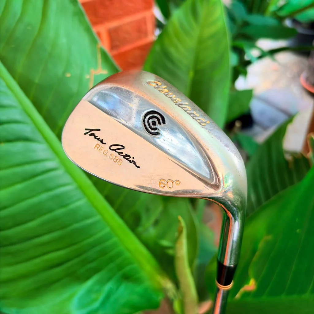 WEDGE Cleveland Tour Action REG.588 Loft 60° คอนโทรลลูกสั้นระดับมาสเตอร์พีซ WEDGE Cleveland Tour Action REG.588 Loft 60° คอนโทรลลูกสั้นระดับมาสเตอร์พีซ
