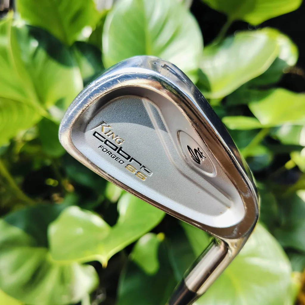 เหล็ก 4 KING COBRA FORGED SS ก้าน DYNAMIC GOLD S300 เนื้อเหล็ก FORGED นุ่มจัด พรีเมี่ยม ไม้กอล์ฟพรีเมี่ยมมือสอง ของแท้ By NakaraLuxurious