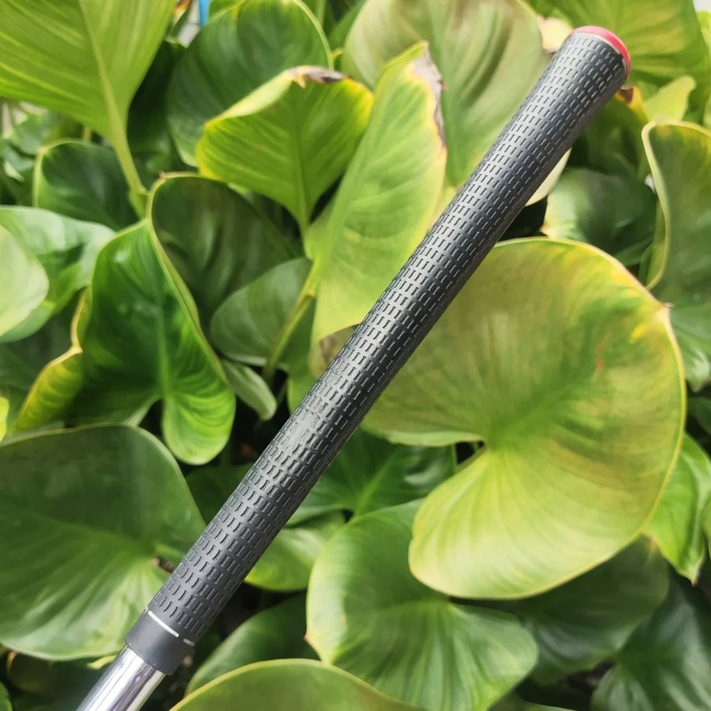 เหล็ก 3 Taylormade R9 เพิ่มพื้นที่ COR (Coefficient of Restitution) ให้กว้างขึ้นถึง 10%
