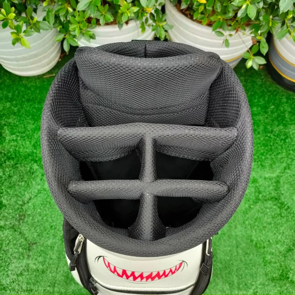ถุงกอล์ฟ SRIXON มือสอง ลายฉลาม สวยมากๆ ถุง TOUR สภาพดีครับ ถุงกอล์ฟ SRIXON มือสอง ลายฉลาม สวยมากๆ ถุง TOUR สภาพดีครับ
