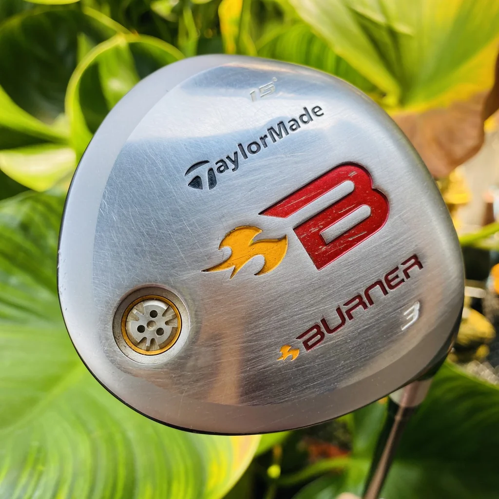3W TaylorMade BURNER 15° หัวไม้ที่ออกแบบมาเพื่อลดแรงต้านอากาศและมีน้ำหนักรวมที่เบามาก 3W TaylorMade BURNER 15° หัวไม้ที่ออกแบบมาเพื่อลดแรงต้านอากาศและมีน้ำหนักรวมที่เบามาก