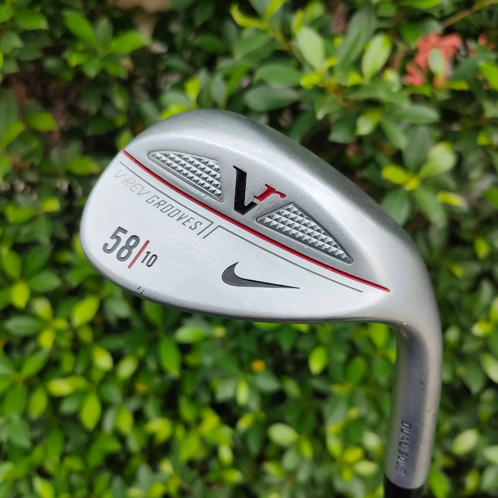 WEDGE NIKE V REV GROOVES องศา 58 BOUNCE 10 สวยๆ DUAL SOLE ชิพง่ายสอดผ่านดี ฟีลลิ่งดีครับ สปินมาเต็ม WEDGE NIKE V REV GROOVES องศา 58 BOUNCE 10 สวยๆ DUAL SOLE ชิพง่ายสอดผ่านดี ฟีลลิ่งดีครับ สปินมาเต็ม