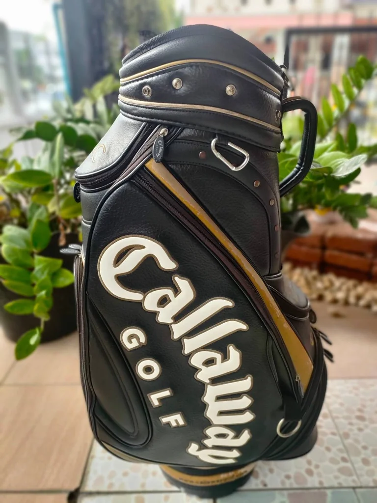 ถุงกอล์ฟ Callaway E.R.C. HX TOUR ขนาด 9 นิ้ว ใบใหญ่ ถุงกอล์ฟ Callaway E.R.C. HX TOUR ขนาด 9 นิ้ว ใบใหญ่