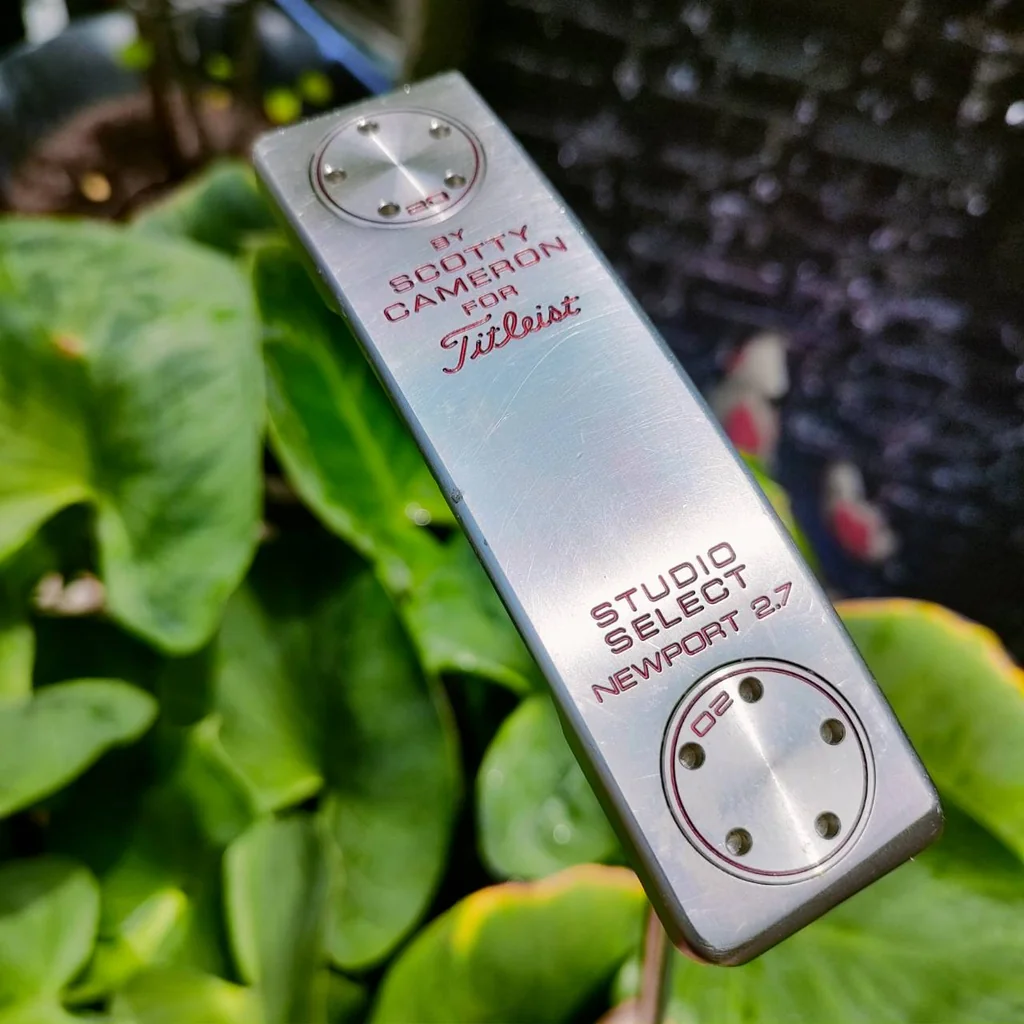 Cameron Studio Select Newport 2.7 พัตต์แบบคลีนๆสะอาดตา ออฟเซ็ตที่ดีสี่สุดของทรง STUDIO พัตเตอร์ยอดขายอันดับ 1 ตลอดกาล ไม้กอล์ฟพรีเมี่ยมมือสอง ของแท้ By NakaraLuxurious Cameron Studio Select Newport 2.7 พัตต์แบบคลีนๆสะอาดตา ออฟเซ็ตที่ดีสี่สุดของทรง STUDIO พัตเตอร์ยอดขายอันดับ 1 ตลอดกาล ไม้กอล์ฟพรีเมี่ยมมือสอง ของแท้ By NakaraLuxurious