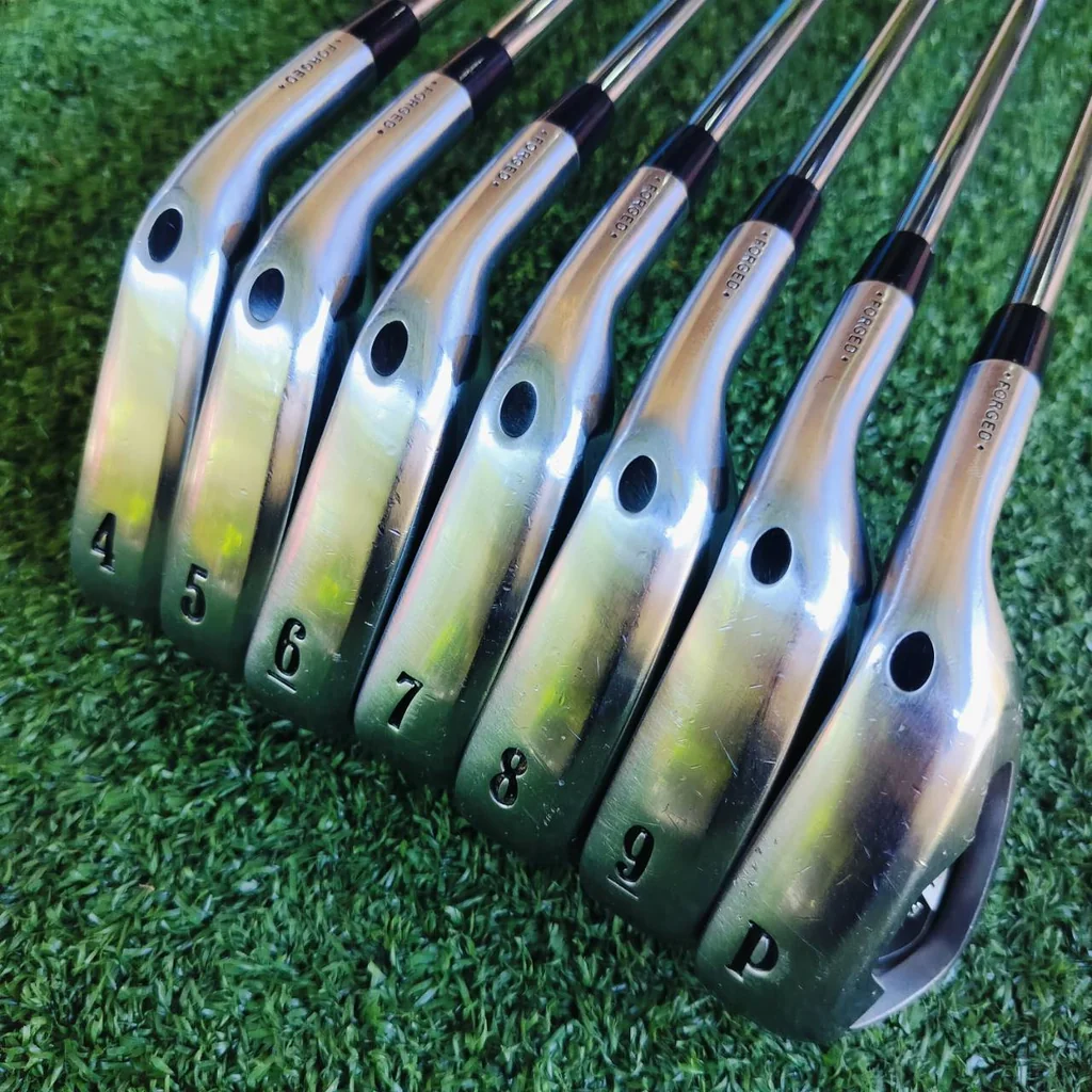 ชุดเหล็ก Callaway X-TOUR เป็นชุดเหล็ก FORGED สุดมันส์ ตีทั้งนุ่มนวลและคม แต่พิเศษมาก โดยมี CAVITY ที่ลึก ตีง่่ายมากๆ และใบไม่ใหญ่ด้วยค่ะ ครบเครื่องมาก ไม้กอล์ฟพรีเมี่ยมมือสอง ของแท้ By NakaraLuxurious ชุดเหล็ก Callaway X-TOUR เป็นชุดเหล็ก FORGED สุดมันส์ ตีทั้งนุ่มนวลและคม แต่พิเศษมาก โดยมี CAVITY ที่ลึก ตีง่่ายมากๆ และใบไม่ใหญ่ด้วยค่ะ ครบเครื่องมาก ไม้กอล์ฟพรีเมี่ยมมือสอง ของแท้ By NakaraLuxurious