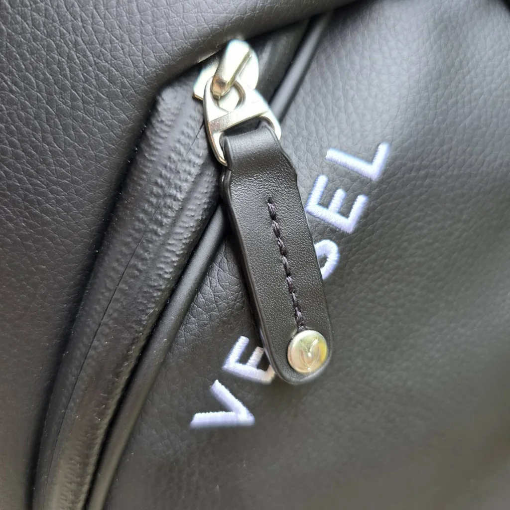 ถุงกอล์ฟ VESSEL Player V 8.5 2025 ของใหม่ สวยจัด!!! รุ่นใหม่ล่าสุด!!! ** มีตำหนิที่ COVER เกิดจากการขนส่ง ** ลดราคาพิเศษที่สุด!!! ถุงกอล์ฟ VESSEL Player V 8.5 2025 ของใหม่ สวยจัด!!! รุ่นใหม่ล่าสุด!!! ** มีตำหนิที่ COVER เกิดจากการขนส่ง ** ลดราคาพิเศษที่สุด!!!