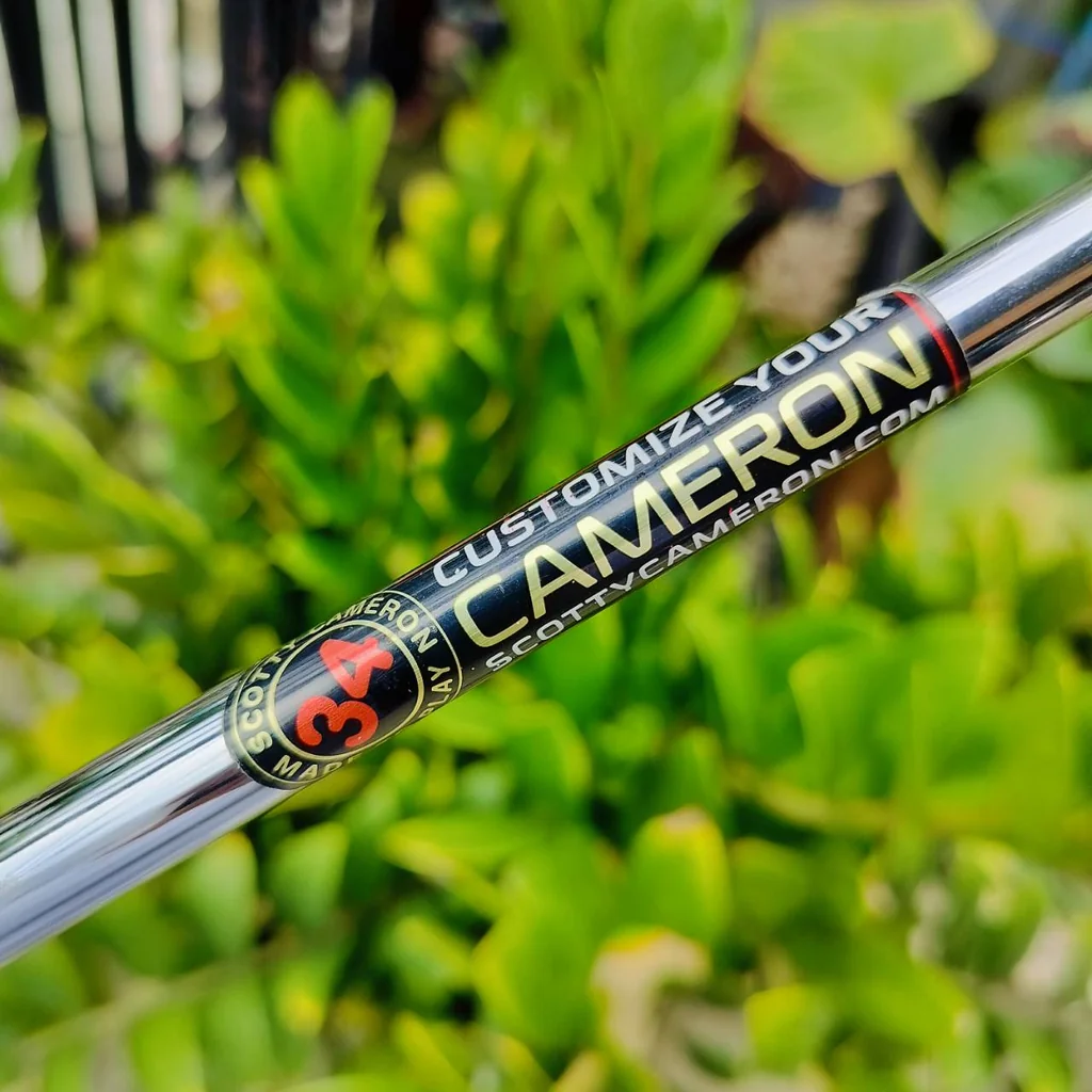 PUTTER TITLEIST SCOTTY CAMERON SELECT NEWPORT 2 รูปทรงยอดนิยม ได้รับความไว้วางใจ ด้วยชัยชนะครั้งสำคัญในประวัติศาสตร์และความสำเร็จหลายทศวรรษ ไม้กอล์ฟพรีเมี่ยมมือสอง ของแท้ By NakaraLuxurious PUTTER TITLEIST SCOTTY CAMERON SELECT NEWPORT 2 รูปทรงยอดนิยม ได้รับความไว้วางใจ ด้วยชัยชนะครั้งสำคัญในประวัติศาสตร์และความสำเร็จหลายทศวรรษ ไม้กอล์ฟพรีเมี่ยมมือสอง ของแท้ By NakaraLuxurious