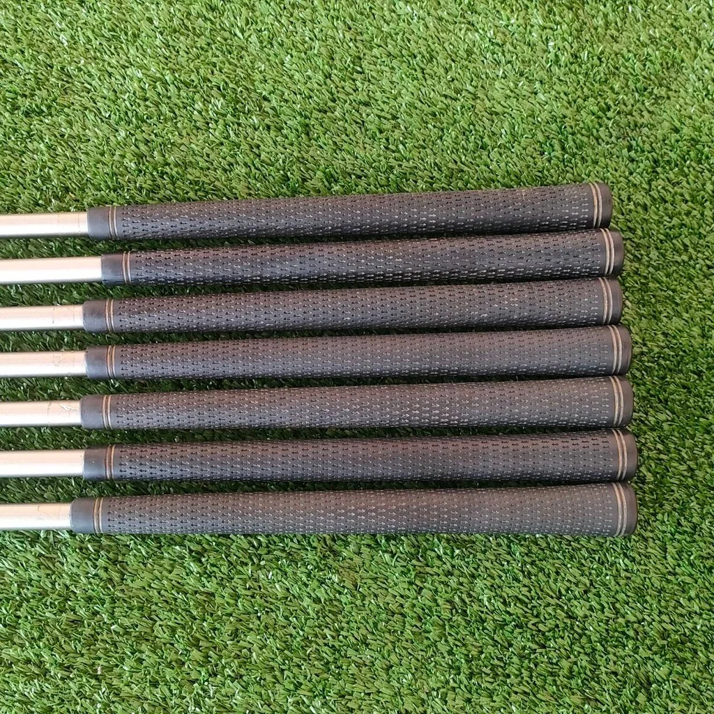 ** ไม้กอล์ฟสำหรับผู้หญิง ** ชุดเหล็ก WILSON 1200 BIMETAL มีเหล็ก 4-9 เเละ PW ก้าน WILSON 1200 FLEX L เหล็กใบใหญ่ตีง่าย มีการถ่วงทังสเตนด้านหลัง ใช้วัสดุแพงมาก ไม้กอล์ฟมือสอง ของแท้ BY NakaraLuxurious ** ไม้กอล์ฟสำหรับผู้หญิง ** ชุดเหล็ก WILSON 1200 BIMETAL มีเหล็ก 4-9 เเละ PW ก้าน WILSON 1200 FLEX L เหล็กใบใหญ่ตีง่าย มีการถ่วงทังสเตนด้านหลัง ใช้วัสดุแพงมาก ไม้กอล์ฟมือสอง ของแท้ BY NakaraLuxurious