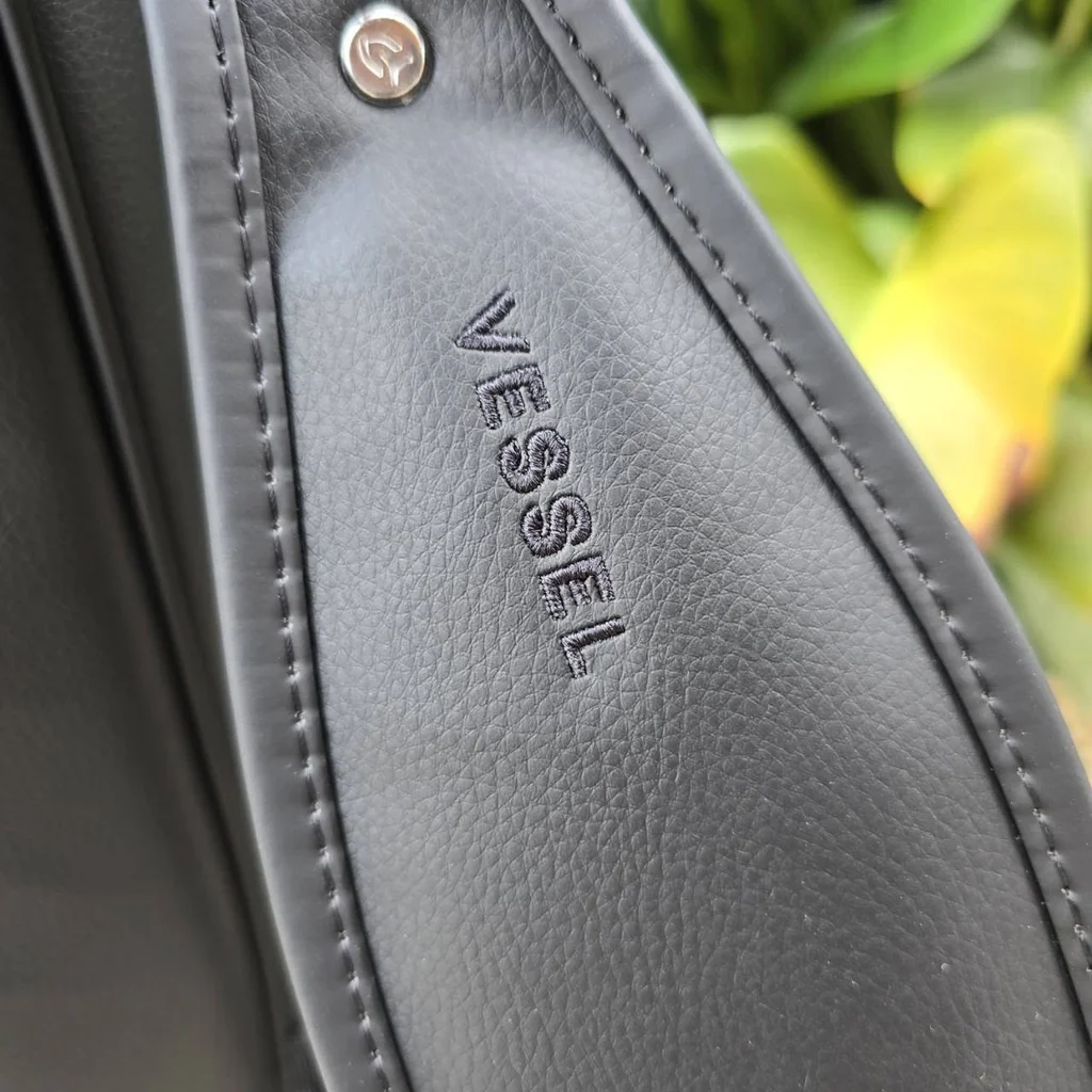 ถุงกอล์ฟ VESSEL Player V 8.5 2025 ของใหม่ สวยจัด!!! รุ่นใหม่ล่าสุด!!! ** มีตำหนิที่ COVER เกิดจากการขนส่ง ** ลดราคาพิเศษที่สุด!!! ถุงกอล์ฟ VESSEL Player V 8.5 2025 ของใหม่ สวยจัด!!! รุ่นใหม่ล่าสุด!!! ** มีตำหนิที่ COVER เกิดจากการขนส่ง ** ลดราคาพิเศษที่สุด!!!