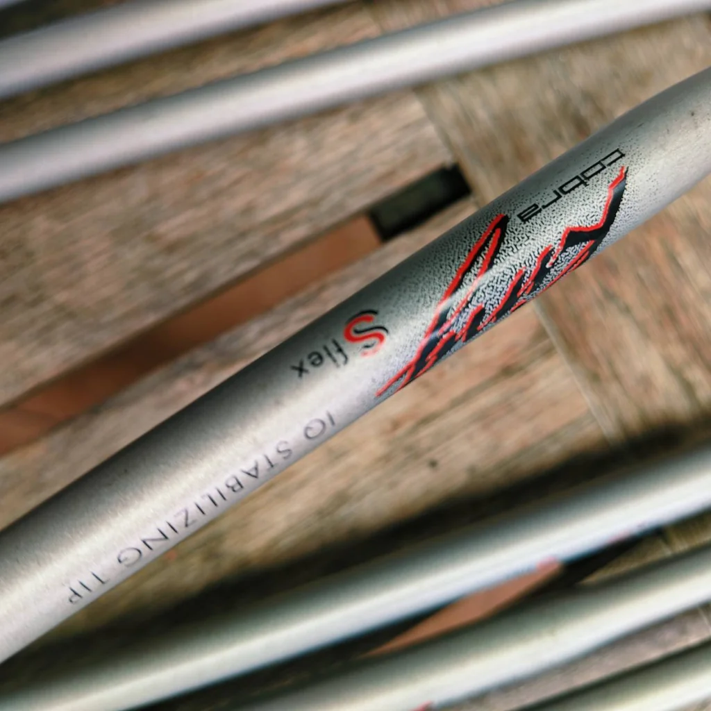 IRON SET KING COBRA II OVERSIZE หนึ่งในชุดเหล็กที่ตีง่ายและหน้าใหญ่ที่สุดในประวัติศาสตร์กอล์ฟ! IRON SET KING COBRA II OVERSIZE หนึ่งในชุดเหล็กที่ตีง่ายและหน้าใหญ่ที่สุดในประวัติศาสตร์กอล์ฟ!