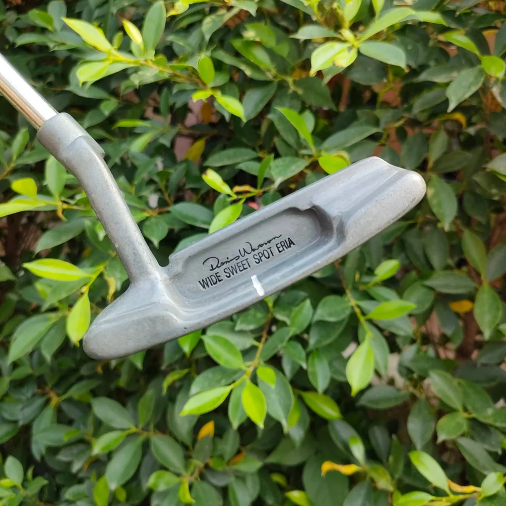 PUTTER WIDE SWEET SPOT ERIA ความยาว 34 นิ้ว ทรงสตูดิโอ น้ำหนักดีครับ PUTTER WIDE SWEET SPOT ERIA ความยาว 34 นิ้ว ทรงสตูดิโอ น้ำหนักดีครับ