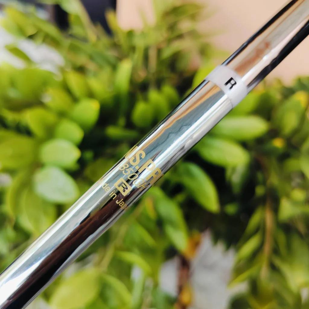 ชุดเหล็ก MARUMAN M-SERIES SOLE สวย เหมือนรุ่น M1 เลยค่ะ ก้านพรีเมี่ยม NS PRO 850 FLEX R ก้านเหล็กเบามาก องศาชัน ตีไกลกว่าปกติมาก ไม้กอล์ฟพรีเมี่ยมมือสอง ของแท้ By NakaraLuxurious ชุดเหล็ก MARUMAN M-SERIES SOLE สวย เหมือนรุ่น M1 เลยค่ะ ก้านพรีเมี่ยม NS PRO 850 FLEX R ก้านเหล็กเบามาก องศาชัน ตีไกลกว่าปกติมาก ไม้กอล์ฟพรีเมี่ยมมือสอง ของแท้ By NakaraLuxurious