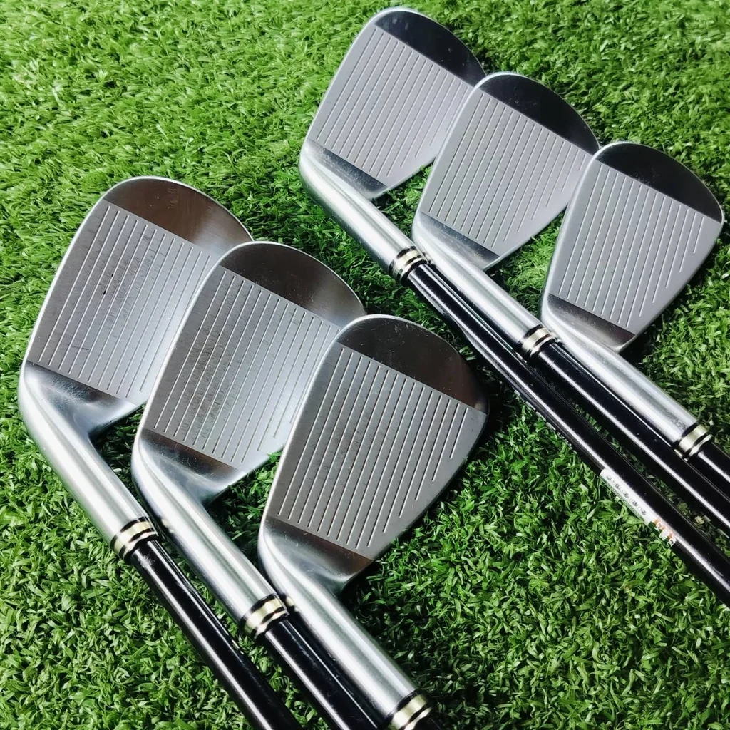 ชุดเหล็ก XXIO FORGED MX4000 เป็นรุ่นพรีเมี่ยมสุดๆของ XXIO พรีเมี่ยมกว่า IMPACT POWER เพราะเป็นวัสดุ FORGED ญี่ปุ่น และสร้างให้เป็นรูปแบบ CAVITY ใช้เนื้อ FORGED เยอะวัสดุราคาแพง ไม้กอล์ฟพรีเมี่ยมญี่ปุ่นมือสอง ของแท้ By NakaraLuxurious ชุดเหล็ก XXIO FORGED MX4000 เป็นรุ่นพรีเมี่ยมสุดๆของ XXIO พรีเมี่ยมกว่า IMPACT POWER เพราะเป็นวัสดุ FORGED ญี่ปุ่น และสร้างให้เป็นรูปแบบ CAVITY ใช้เนื้อ FORGED เยอะวัสดุราคาแพง ไม้กอล์ฟพรีเมี่ยมญี่ปุ่นมือสอง ของแท้ By NakaraLuxurious