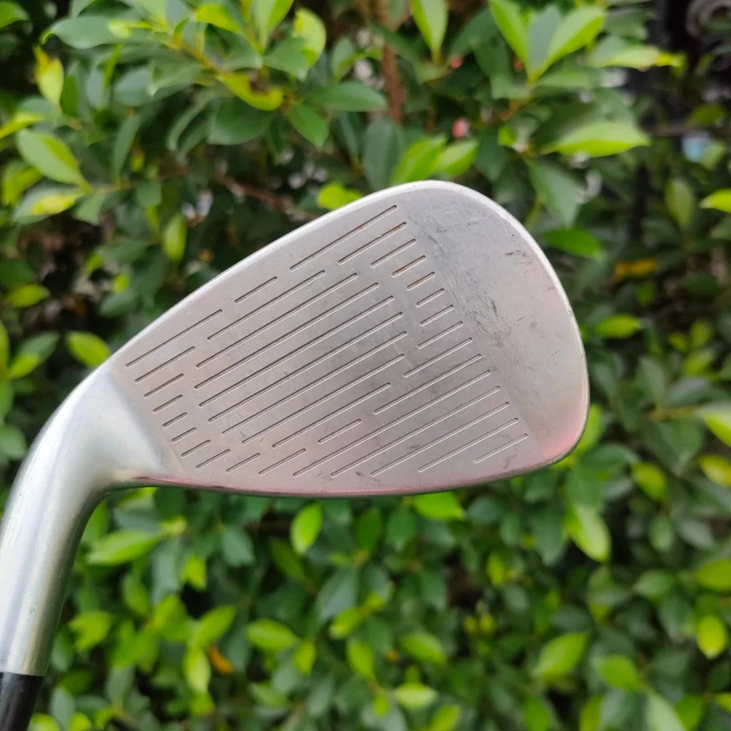 ชุดเหล็ก KING COBRA 3100 I/H มีเหล็ก 4 - 9 เเละ PW ก้าน N.S.PRO 1030H FLEX S เป็นเหล็ก UNDER CUT เน้นๆ ตีง่ายมาก และตีใส่ได้เต็ม ก้าน เต็มคาราเบล มากครับ ชุดเหล็ก KING COBRA 3100 I/H มีเหล็ก 4 - 9 เเละ PW ก้าน N.S.PRO 1030H FLEX S เป็นเหล็ก UNDER CUT เน้นๆ ตีง่ายมาก และตีใส่ได้เต็ม ก้าน เต็มคาราเบล มากครับ