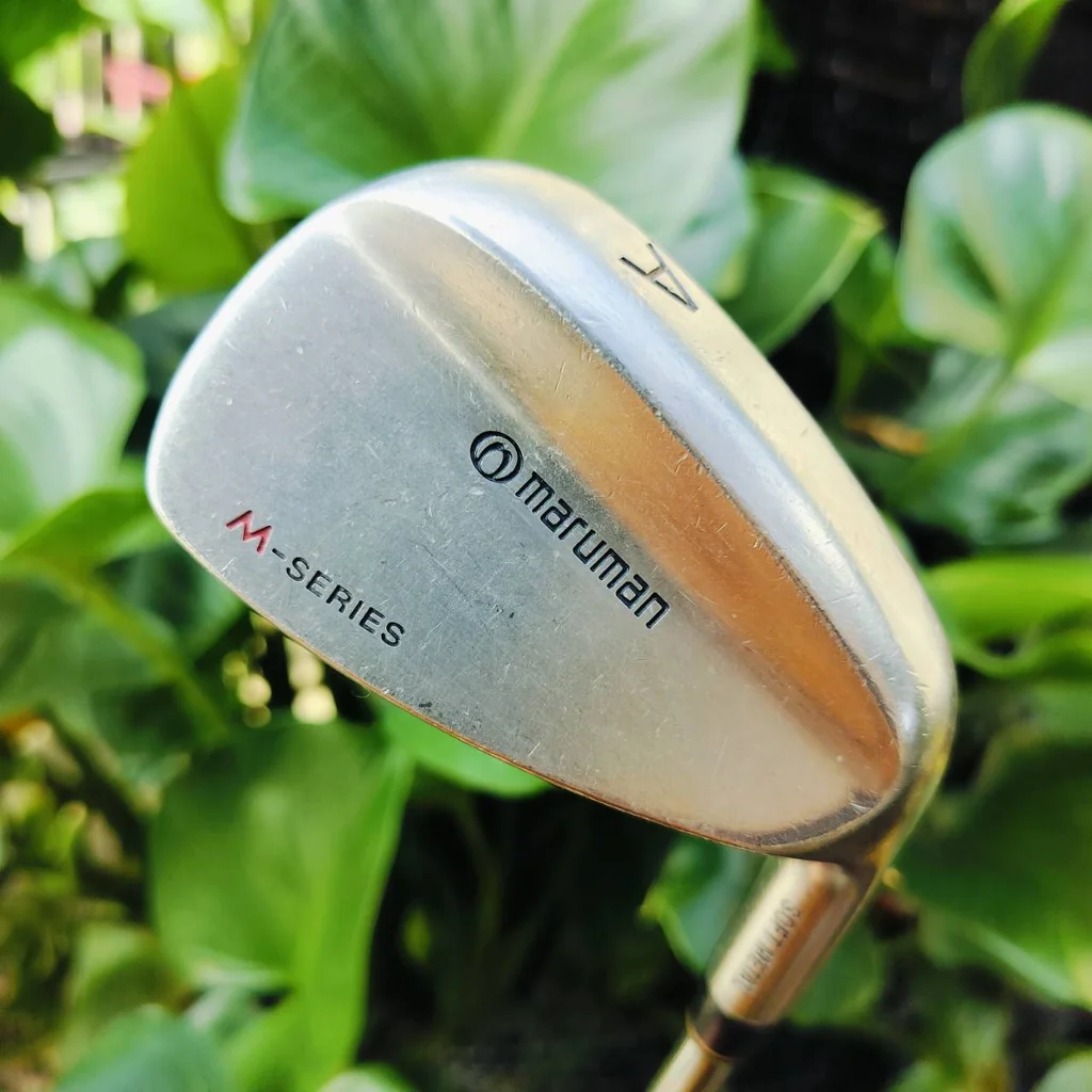 WEDGE MARUMAN M-SERIES องศา 50 ก้าน WEDGE ชิพแม่นยอด เข้าบอล สอดบอลดีมาก ชิพง่ายมาก และขึ้นกรีนได้แบบสนุกๆ ไม้กอล์ฟพรีเมี่ยมมือสอง ของแท้ By NakaraLuxurious WEDGE MARUMAN M-SERIES องศา 50 ก้าน WEDGE ชิพแม่นยอด เข้าบอล สอดบอลดีมาก ชิพง่ายมาก และขึ้นกรีนได้แบบสนุกๆ ไม้กอล์ฟพรีเมี่ยมมือสอง ของแท้ By NakaraLuxurious
