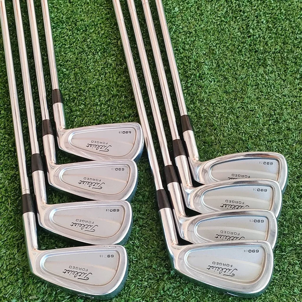 ชุดเหล็ก TITLEIST 690 CB มีเหล็ก 3-9 เเละ PW ก้าน DYNAMIC GOLD R300 เป็นเหล็ก FORGED ระดับพรีเมี่ยม!! ไม้กอล์ฟมือสอง ของแท้ BY NakaraLuxurious ชุดเหล็ก TITLEIST 690 CB มีเหล็ก 3-9 เเละ PW ก้าน DYNAMIC GOLD R300 เป็นเหล็ก FORGED ระดับพรีเมี่ยม!! ไม้กอล์ฟมือสอง ของแท้ BY NakaraLuxurious