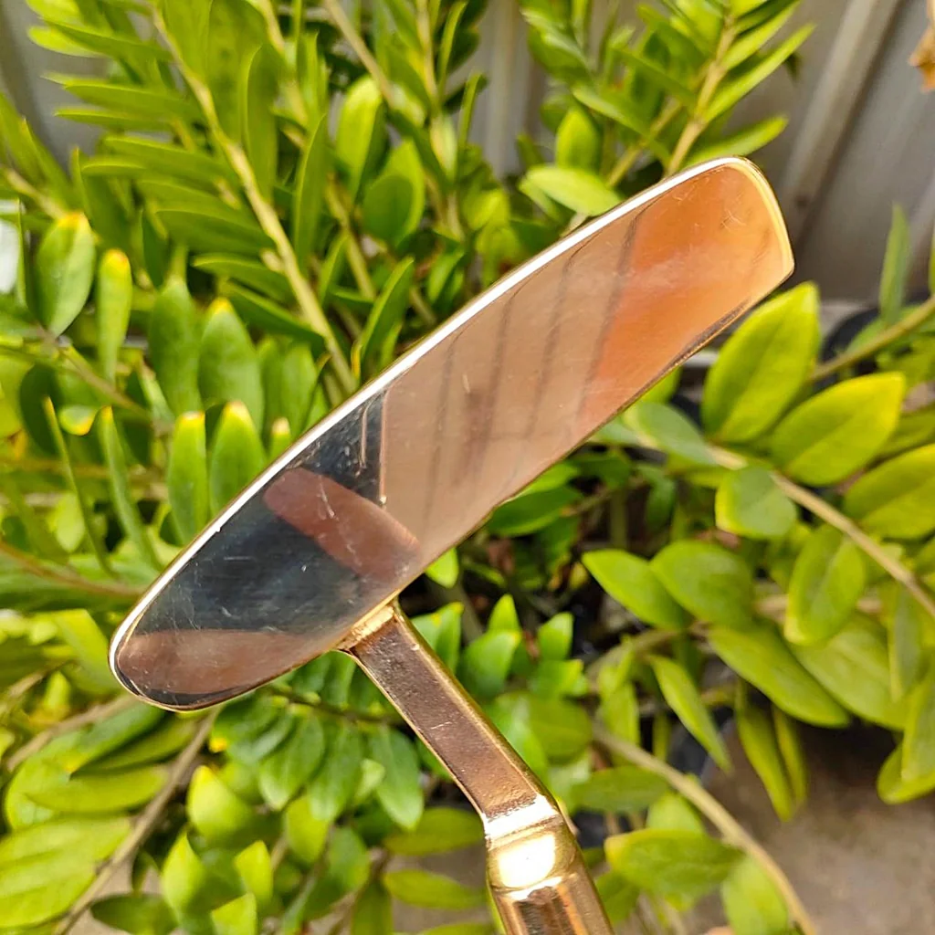PUTTER PING PAL ตัวแรก ความยาว 35 นิ้ว Phoenix, Arizona PAT.No.0207227 วัสดุทองเหลือง สภาพสวย พัตต์ดีมาก วัสดุพรีเมี่ยม ไม้กอล์ฟมือสอง ของแท้ BY NakaraLuxurious PUTTER PING PAL ตัวแรก ความยาว 35 นิ้ว Phoenix, Arizona PAT.No.0207227 วัสดุทองเหลือง สภาพสวย พัตต์ดีมาก วัสดุพรีเมี่ยม ไม้กอล์ฟมือสอง ของแท้ BY NakaraLuxurious