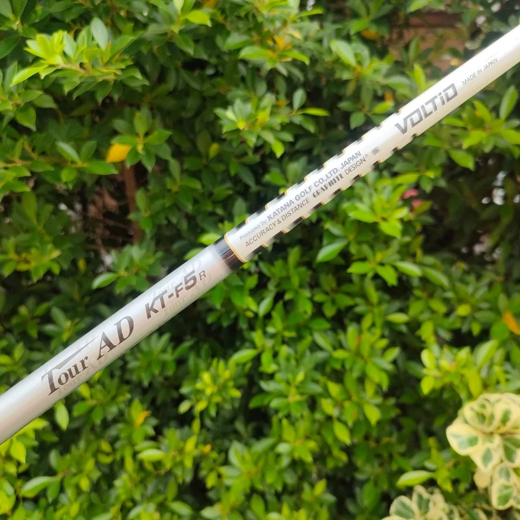 FW5 KATANA VOLTIO II G HI องศา 18 ก้าน TOUR AD KT-F5 FLEX R รุ่นนี้เป็นรุ่นพิเศษ สี PLATINUM เป็นทั้งรุ่น G และ รุ่น HI , ไม้กอล์ฟมือสอง ของแท้ BY NakaraLuxurious FW5 KATANA VOLTIO II G HI องศา 18 ก้าน TOUR AD KT-F5 FLEX R รุ่นนี้เป็นรุ่นพิเศษ สี PLATINUM เป็นทั้งรุ่น G และ รุ่น HI , ไม้กอล์ฟมือสอง ของแท้ BY NakaraLuxurious