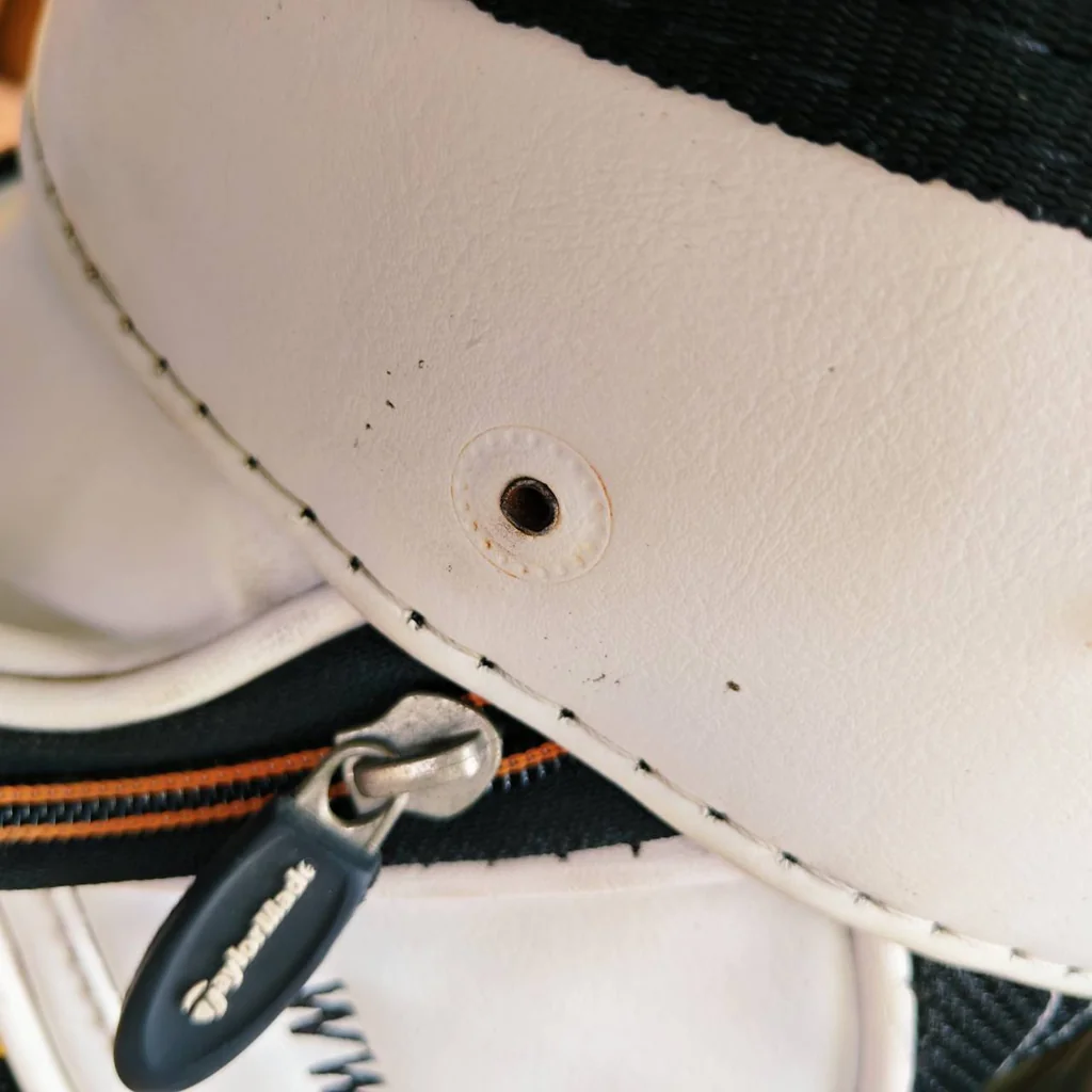 GOLF BAG TAYLORMADE** 🏌️♂️ **สภาพพร้อมลุย | ตำหนิกระดุมแป๊กหลุด 3 จุด**