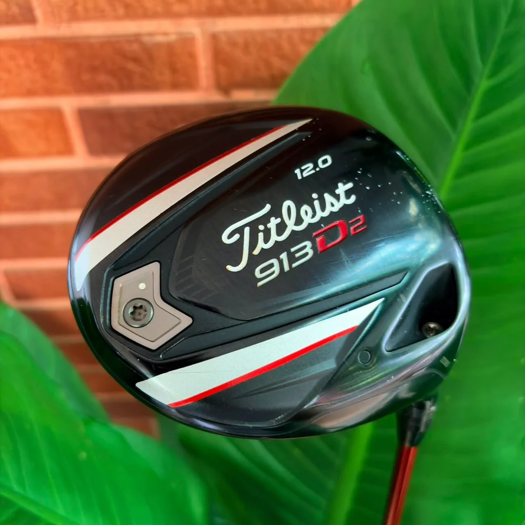 Driver Titleist 913 D2 Loft 12.0° ทะยานสู่วงสวิงที่นุ่มนวลทรงพลัง ปลดล็อควิถีลูกให้ลอยง่าย Driver Titleist 913 D2 Loft 12.0° ทะยานสู่วงสวิงที่นุ่มนวลทรงพลัง ปลดล็อควิถีลูกให้ลอยง่าย