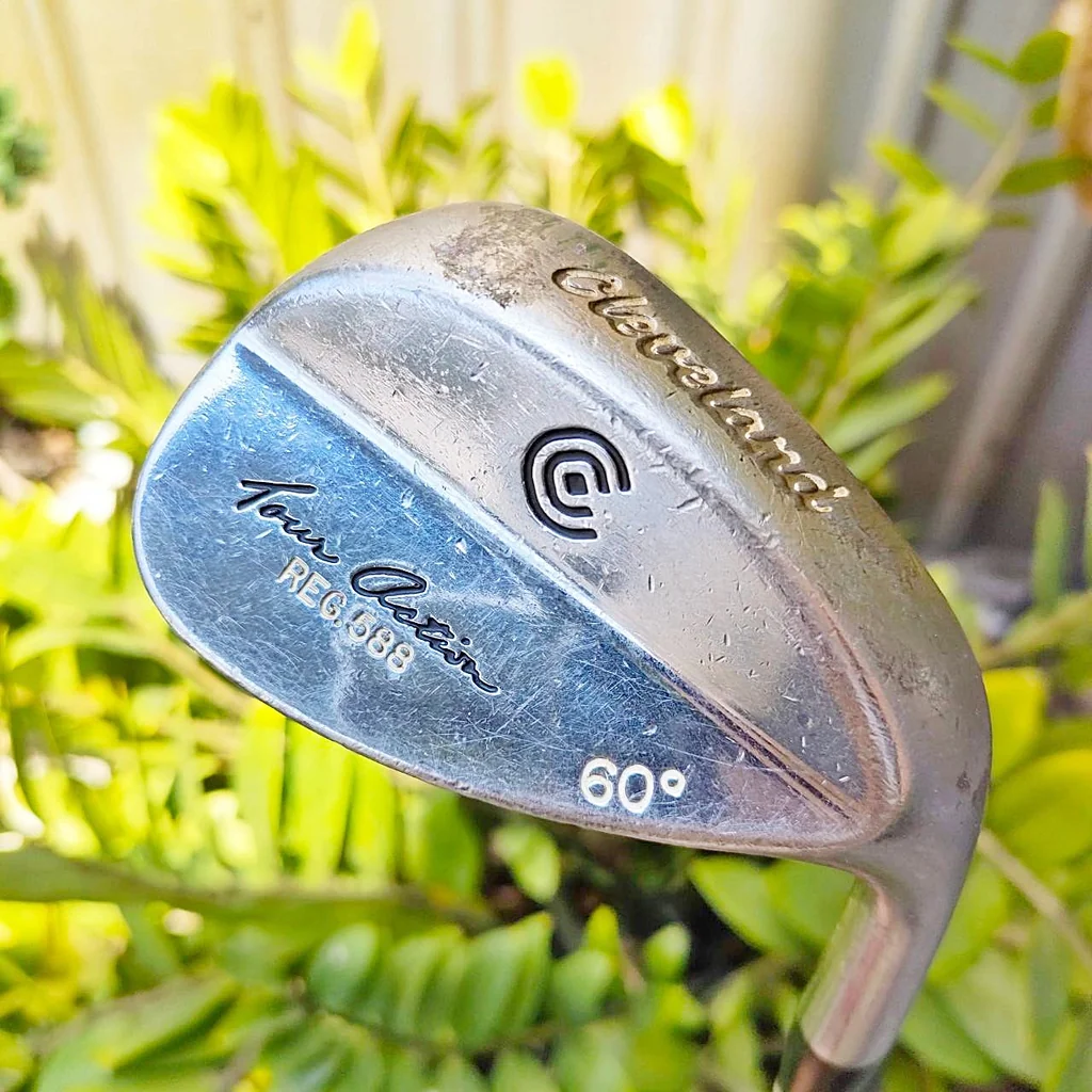 WEDGE CLEVELAND REG.588 องศา 60 ก้าน CLEVELAND เดิมๆ รุ่นแจ้งเกิดรุ่นที่ดังที่สุดของ Cleveland ไม้กอล์ฟพรีเมี่ยมมือสอง ของแท้ By NakaraLuxurious WEDGE CLEVELAND REG.588 องศา 60 ก้าน CLEVELAND เดิมๆ รุ่นแจ้งเกิดรุ่นที่ดังที่สุดของ Cleveland ไม้กอล์ฟพรีเมี่ยมมือสอง ของแท้ By NakaraLuxurious