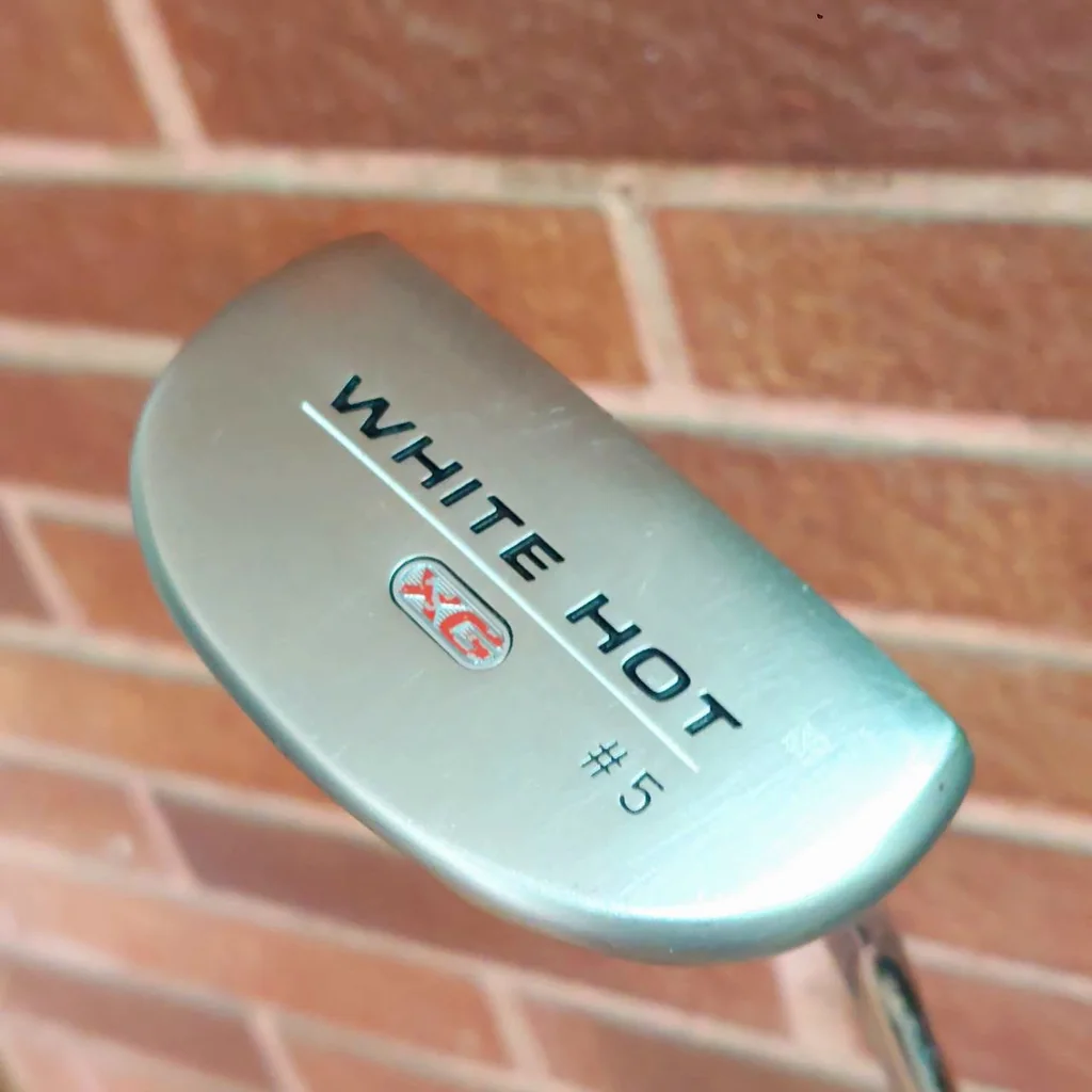 Putter Odyssey White Hot XG #5 ความยาว 33 นิ้ว สัมผัสความนุ่มนวลระดับพรีเมียม! Putter Odyssey White Hot XG #5 ความยาว 33 นิ้ว สัมผัสความนุ่มนวลระดับพรีเมียม!
