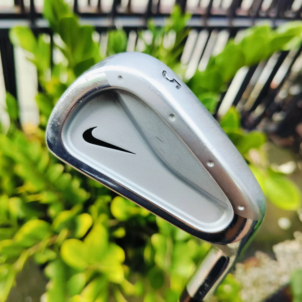 ชุดเหล็ก NIKE PRO COMBO เหล็กยาวเป็นแบบ CAVITY ช่วยให้ตีง่าย ตีตรง ชดเชยสูง เหล็กสั้นเป็นใบเบลด สวยมาก ควบคุมสปินได้ดีมาก ก้าน DG COMBO R300 มีเหล็ก 5 - 9 และ PW ไม้กอล์ฟพรีเมี่ยมมือสอง ของแท้ By NakaraLuxurious ชุดเหล็ก NIKE PRO COMBO เหล็กยาวเป็นแบบ CAVITY ช่วยให้ตีง่าย ตีตรง ชดเชยสูง เหล็กสั้นเป็นใบเบลด สวยมาก ควบคุมสปินได้ดีมาก ก้าน DG COMBO R300 มีเหล็ก 5 - 9 และ PW ไม้กอล์ฟพรีเมี่ยมมือสอง ของแท้ By NakaraLuxurious