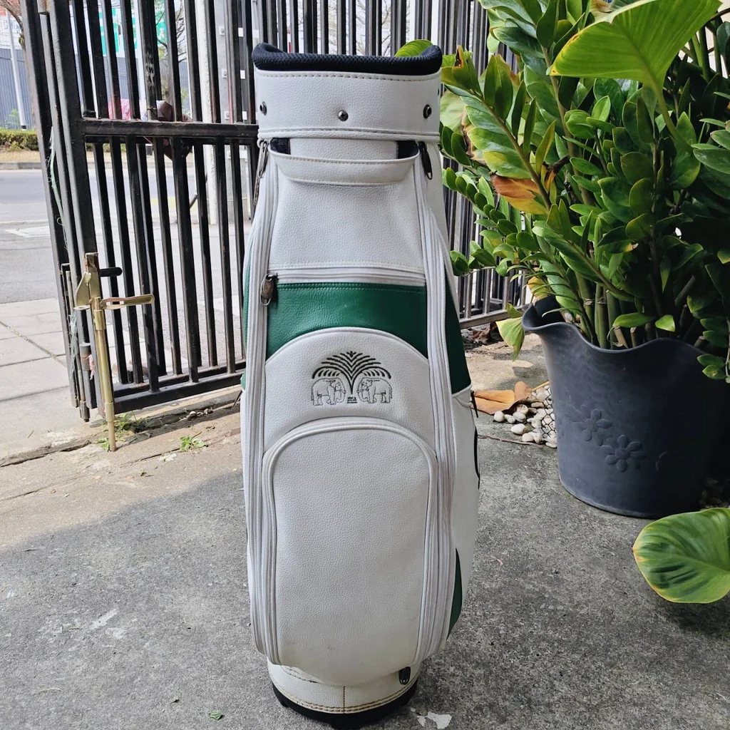 ถุงกอล์ฟช้าง สีขาว (Tour-Style) ⛳ช่องจุเยอะ พร้อมลุยทุกสนาม 💪✨ สีขาวสะอาดตา ดูพรีเมียมทุกมุม 👌🎯 ถุงกอล์ฟช้าง สีขาว (Tour-Style) ⛳ช่องจุเยอะ พร้อมลุยทุกสนาม 💪✨ สีขาวสะอาดตา ดูพรีเมียมทุกมุม 👌🎯