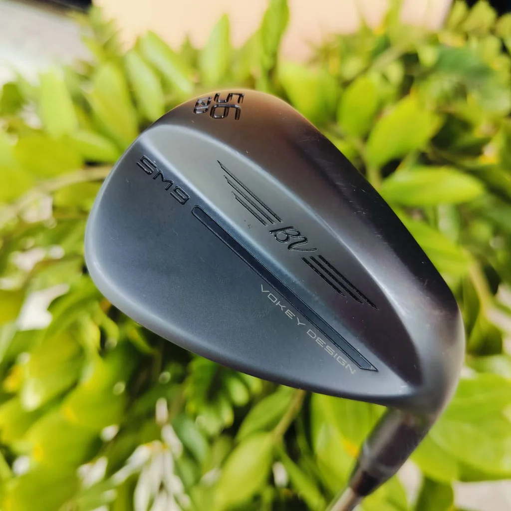 WEDGE TITLEIST VOKEY DESIGN SM9 Jet Black องศา 56 BOUNCE 12 D Grind เหมาะกับนักกอล์ฟที่ชอบเล่นแต่งช็อต มีมุมกระดอนสูงกว่า M Grind ไม้กอล์ฟพรีเมี่ยมมือสอง ของแท้ By NakaraLuxurious WEDGE TITLEIST VOKEY DESIGN SM9 Jet Black องศา 56 BOUNCE 12 D Grind เหมาะกับนักกอล์ฟที่ชอบเล่นแต่งช็อต มีมุมกระดอนสูงกว่า M Grind ไม้กอล์ฟพรีเมี่ยมมือสอง ของแท้ By NakaraLuxurious