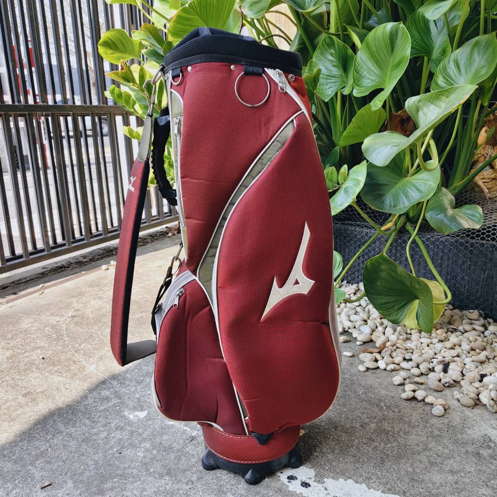 MIZUNO Golf Bag สีแดง สวยเด่น น้ำหนักเบา แบกสบาย ดูโปรทุกหลุม ❤️⛳ วัสดุดี สภาพสวย ใช้งานยาวๆ 😎🔥 MIZUNO Golf Bag สีแดง สวยเด่น น้ำหนักเบา แบกสบาย ดูโปรทุกหลุม ❤️⛳ วัสดุดี สภาพสวย ใช้งานยาวๆ 😎🔥