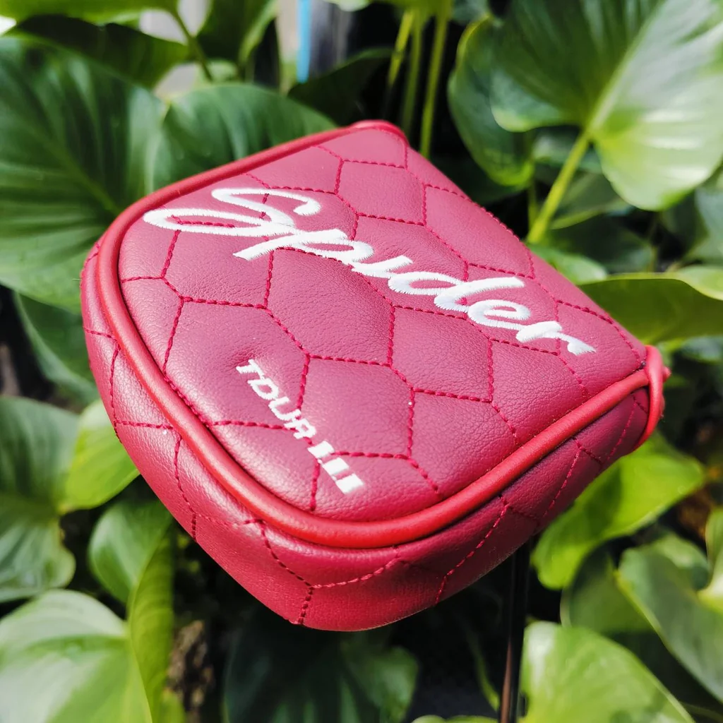 PUTTER TAYLORMADE SPIDER ความยาว 33 นิ้ว COVER แท้เดิม ชดเชยความผิดพลาดสูงสุด ออกแบบดีมาก สามารถไขปรับหมุดถ่วงน้ำหนักได้อีกด้วย หน้าสัมผัส PURE ROLL สุดยอดเกาะไลน์ ไม้กอล์ฟพรีเมี่ยมมือสอง ของแท้ By NakaraLuxurious