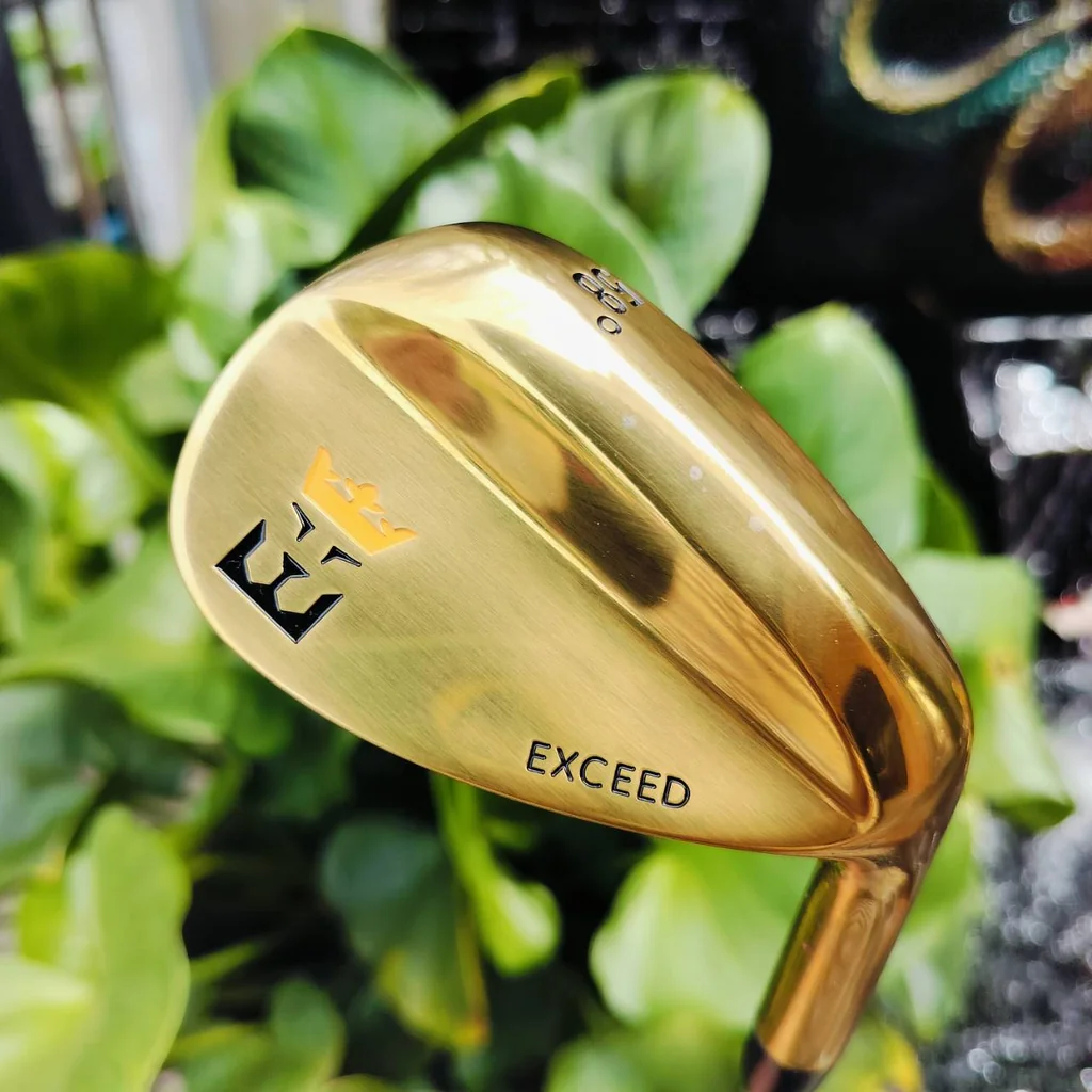 WEDGE EXCEED GOLD หน้าตะไบ องศา 58 หน้าตะไบ ตกหยุดถอยๆเลยค่ะ วัสดุพรีเมี่ยม สีทอง สวยงามและหรูหรามาก ไม้กอล์ฟพรีเมี่ยมมือสอง ของแท้ By NakaraLuxurious WEDGE EXCEED GOLD หน้าตะไบ องศา 58 หน้าตะไบ ตกหยุดถอยๆเลยค่ะ วัสดุพรีเมี่ยม สีทอง สวยงามและหรูหรามาก ไม้กอล์ฟพรีเมี่ยมมือสอง ของแท้ By NakaraLuxurious