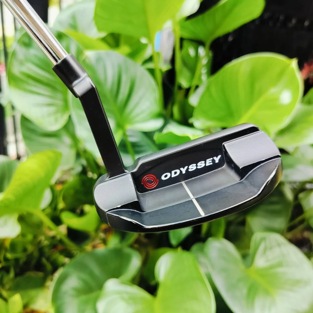 PUTTER ODYSSEY WHITE DAMASCUS ความยาว 33 นิ้ว สุดยอดรุ่นลิมิเต็ดซีรี่ย์ ส้รางจากเหล็ก DAMASCUS วัสดุโบราณ ที่ใช้สร้างดาบ ชื่อดังของโลก และมีการ ใช้เทคโนโลยีวางทังสเตนได้น้ำหนักดีมาก ไม้กอล์ฟพรีเมี่ยมมือสอง ของแท้ By NakaraLuxurious PUTTER ODYSSEY WHITE DAMASCUS ความยาว 33 นิ้ว สุดยอดรุ่นลิมิเต็ดซีรี่ย์ ส้รางจากเหล็ก DAMASCUS วัสดุโบราณ ที่ใช้สร้างดาบ ชื่อดังของโลก และมีการ ใช้เทคโนโลยีวางทังสเตนได้น้ำหนักดีมาก ไม้กอล์ฟพรีเมี่ยมมือสอง ของแท้ By NakaraLuxurious