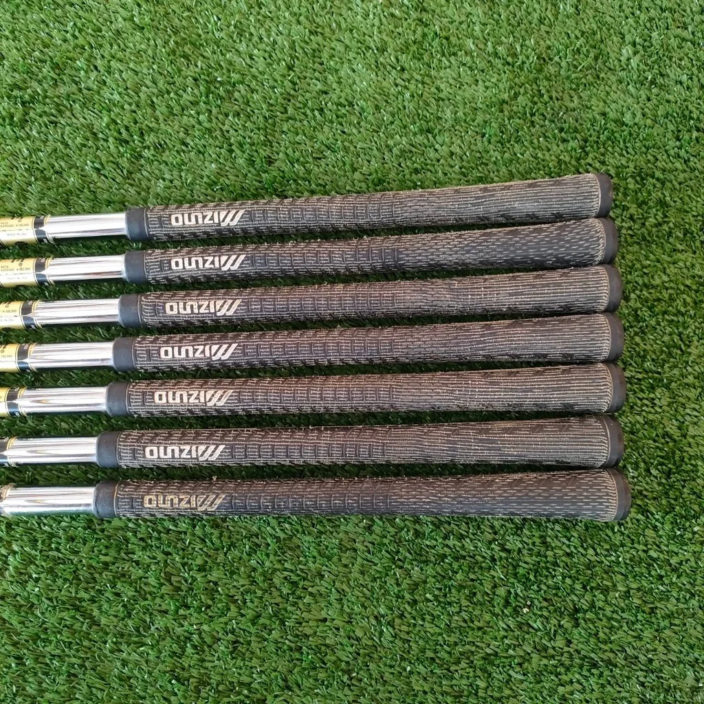ชุดเหล็ก MIZUNO T- ZOID COMP EZ POWER BLADE มีเหล็ก 5-9 เเละ PW SW ก้าน RIFLE FCM 6.0 เป็นเหล็ก GRAIN FLOW FORGED พรีเมี่ยมญี่ปุ่น ก้านก็ดีมากๆ เป็นไรเฟิล ไม่มีปล้องลดการสั่น ใบคมแต่มี Cavity ตีง่าย มันส์ สำคัญ ราคาแบบคุ้มจัดๆ ชุดเหล็ก MIZUNO T- ZOID COMP EZ POWER BLADE มีเหล็ก 5-9 เเละ PW SW ก้าน RIFLE FCM 6.0 เป็นเหล็ก GRAIN FLOW FORGED พรีเมี่ยมญี่ปุ่น ก้านก็ดีมากๆ เป็นไรเฟิล ไม่มีปล้องลดการสั่น ใบคมแต่มี Cavity ตีง่าย มันส์ สำคัญ ราคาแบบคุ้มจัดๆ