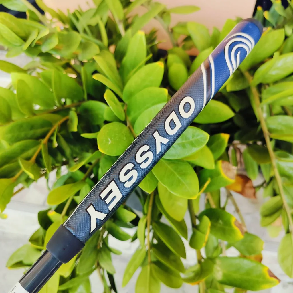 PUTTER ODYSSEY TEN 2-BALL ตัวนี้เป็นตัวใหม่ หน้า Microhinge Star Insert ก้าน Stroke Lab ตัวพัฒนาใหม่ ที่น้ำหนักรวมลดลง 7 กรัม แต่แข็งขึ้น ช่วยให้นักกอล์ฟมีเทมโป้ในสโตรกพัตต์ ที่เสถียรและแน่นอนมากขึ้น ไม้กอล์ฟพรีเมี่ยมมือสอง ของแท้ By NakaraLuxurious PUTTER ODYSSEY TEN 2-BALL ตัวนี้เป็นตัวใหม่ หน้า Microhinge Star Insert ก้าน Stroke Lab ตัวพัฒนาใหม่ ที่น้ำหนักรวมลดลง 7 กรัม แต่แข็งขึ้น ช่วยให้นักกอล์ฟมีเทมโป้ในสโตรกพัตต์ ที่เสถียรและแน่นอนมากขึ้น ไม้กอล์ฟพรีเมี่ยมมือสอง ของแท้ By NakaraLuxurious